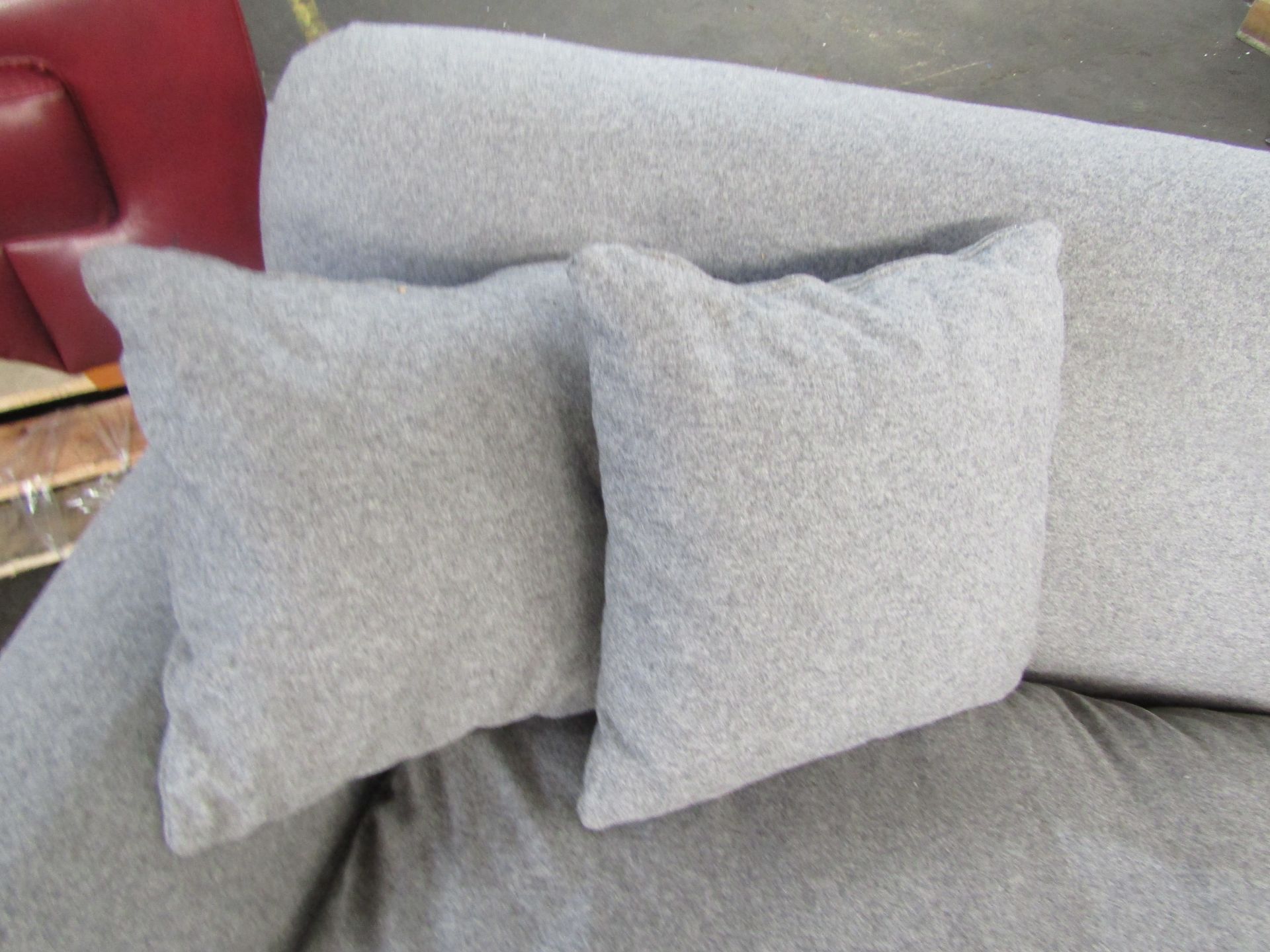 Swoon Seattle Three Seater Sofa in Light Grey Wool RRP œ1719.00 How laid-back can you get? With - Image 2 of 3