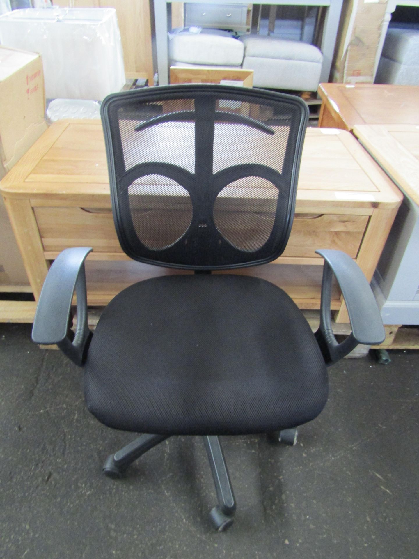 Ergonomic Mesh Office Chair With Chrome Base - Good Condition.