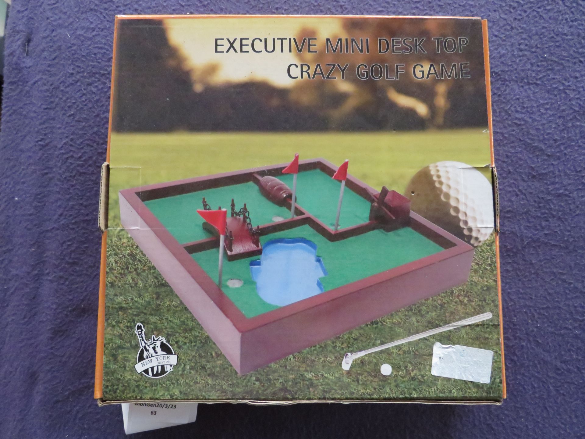 2x Newyork - Executive Mini Desktop Crazy Golf Game - Unused & Boxed.