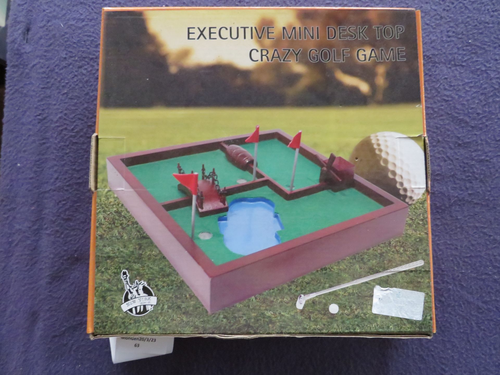 2x Newyork - Executive Mini Desktop Crazy Golf Game - Unused & Boxed.