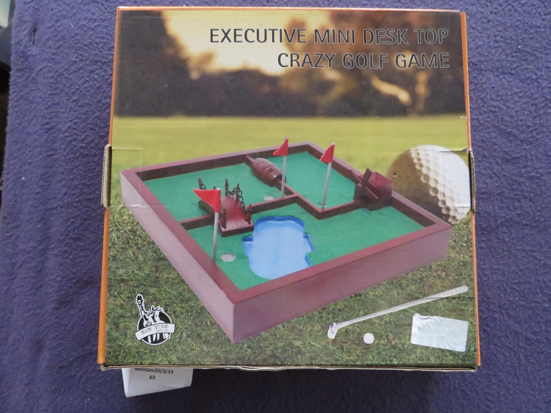 2x Newyork - Executive Mini Desktop Crazy Golf Game - Unused & Boxed.