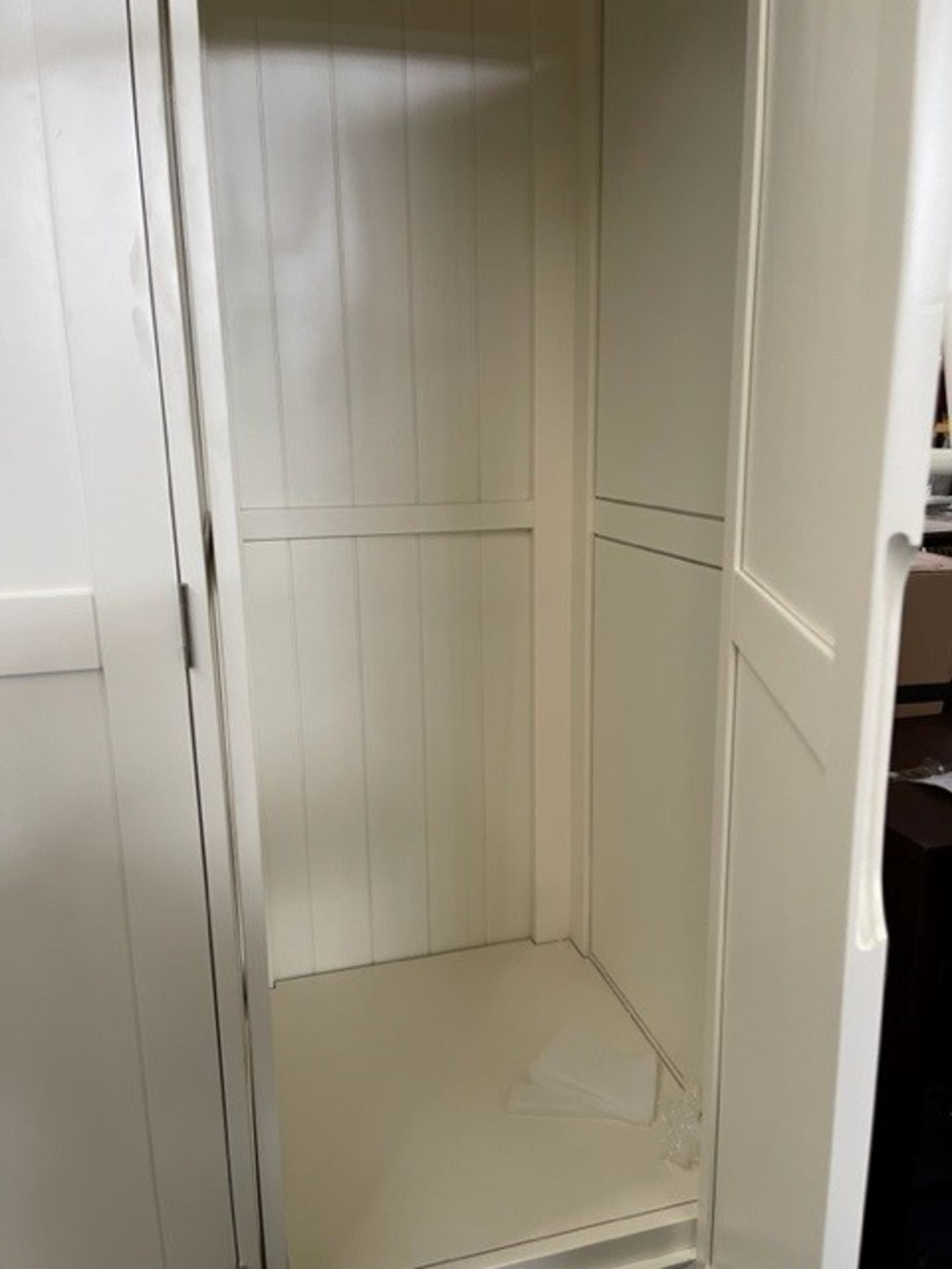 Oak Furnitureland Hove Natural Oak and Painted Triple Wardrobe, Side panel on the inside is - Image 9 of 9