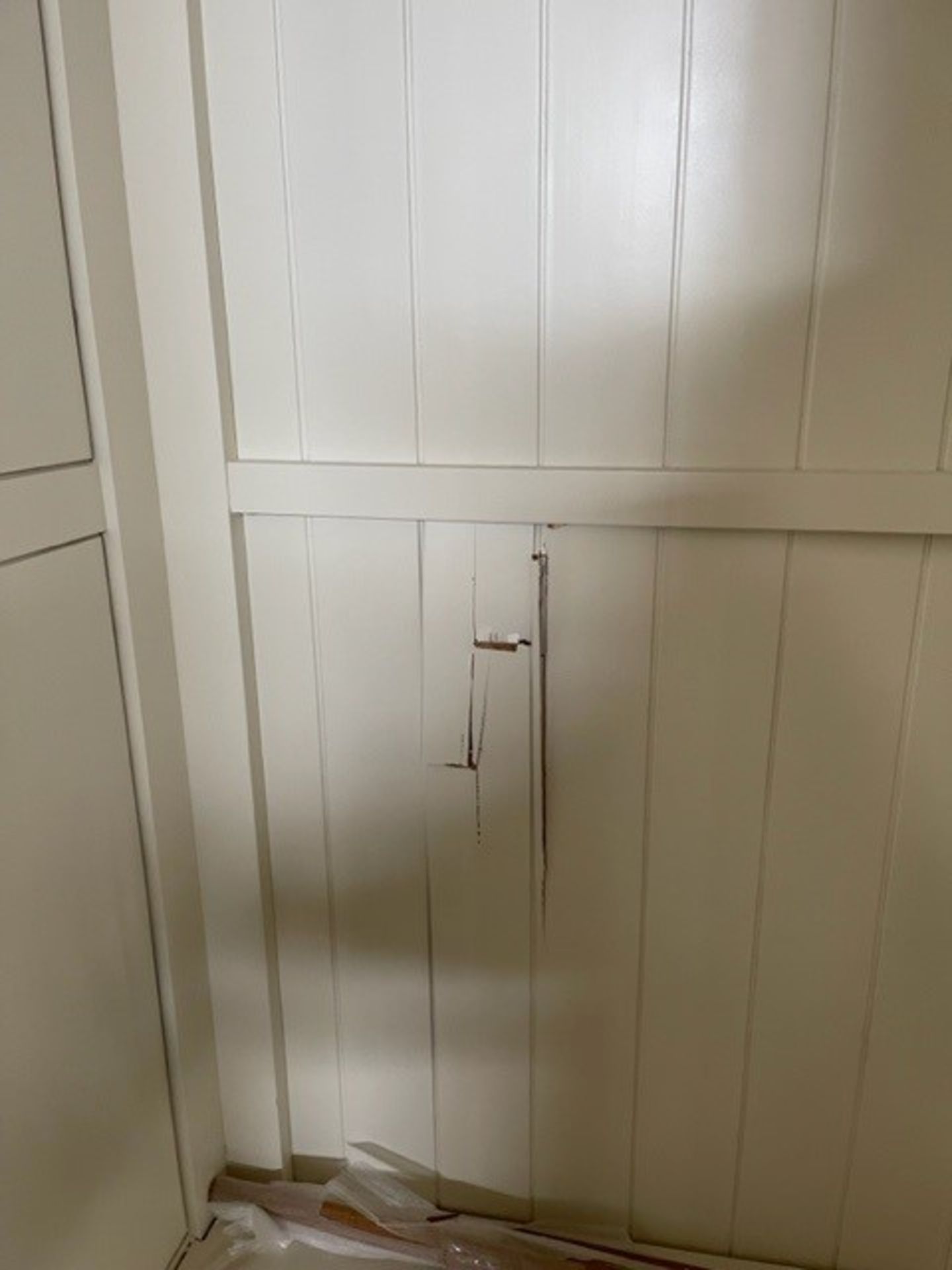 Oak Furnitureland Hove Natural Oak and Painted Triple Wardrobe, Side panel on the inside is - Image 6 of 9