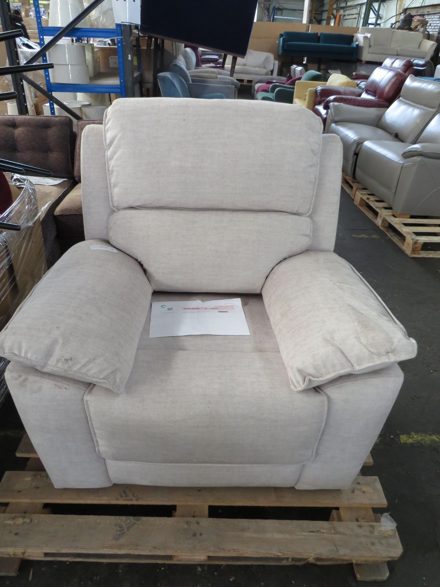 Oak Furnitureland Goodwood Electric Riser Recliner Armchair in Plush Beige RRP 949.99 This lot of