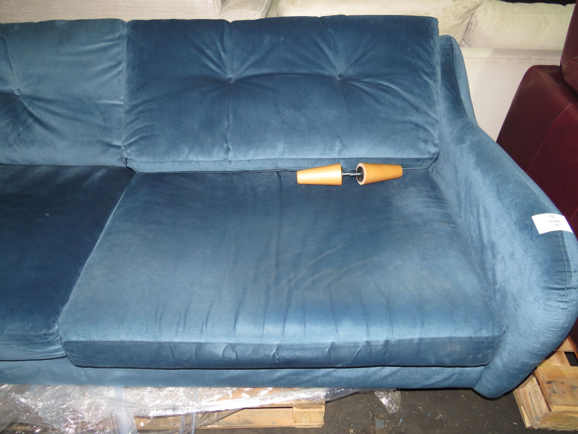 Oak Furnitureland Houston 4 Seater Sofa in Teal fabric RRP £1249.99 Deep-seated velvet four seater - Image 3 of 3