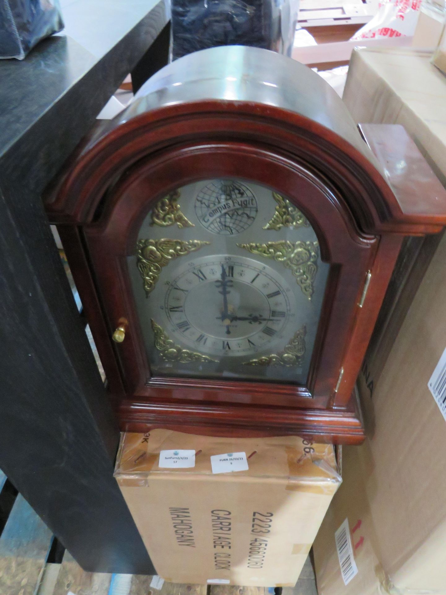 1X MAHOGANY CLOCK 4197, This lot is a Machine Mart product which is raw and completely unchecked and