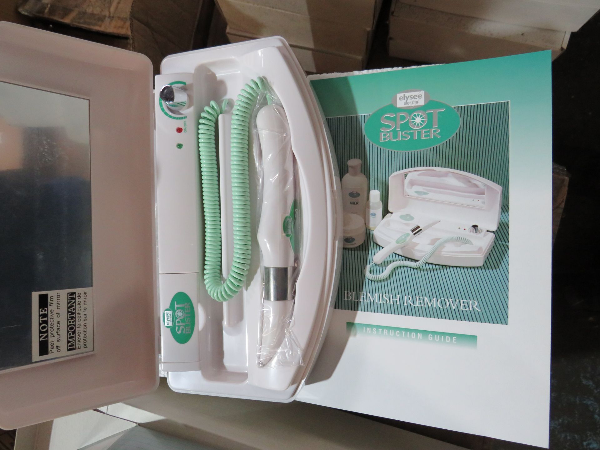 elysee electro Spot buster blemish remover, new and boxed, the box may not be in perfect condition