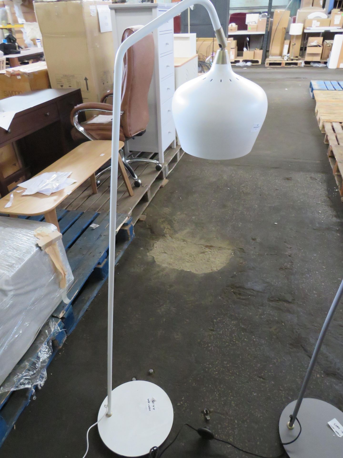 Heals Cohen Floor Lamp in White RRP 289.00 The Cohen floor lamp is the ideal reading light for any