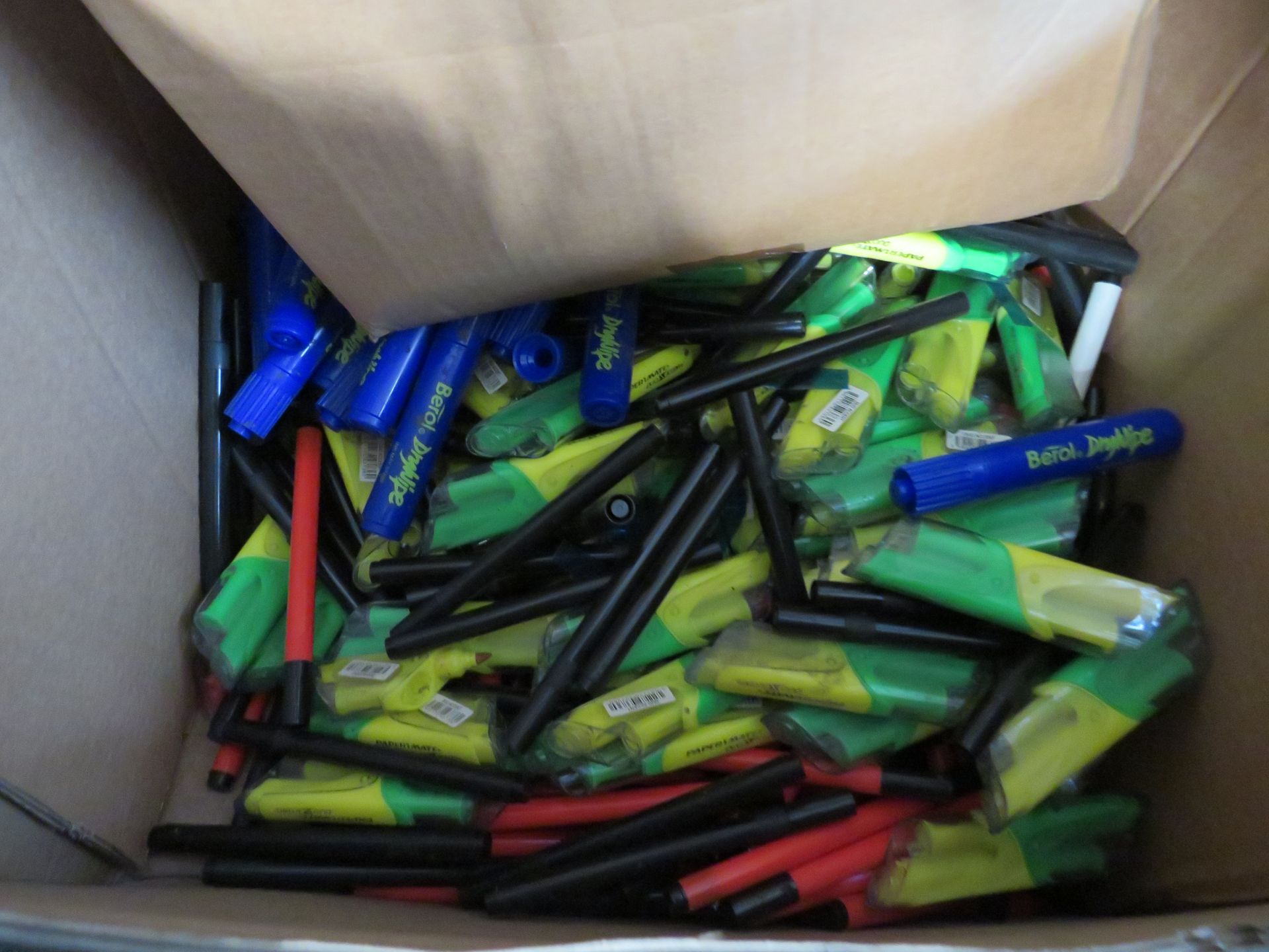 pallet of approx 38,000 berol marker pens includes, White board markers, high lighters, label pens - Image 2 of 2