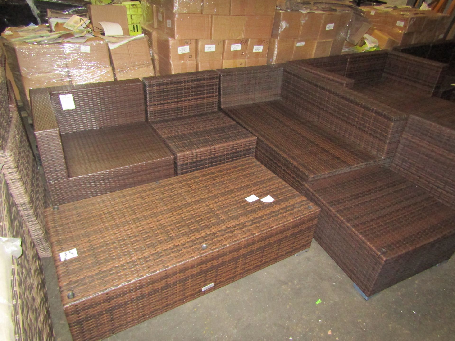 4 ITEM MIXED LOT Rattan Direct customer returns - Total RRP approx 2376This lot features a selection