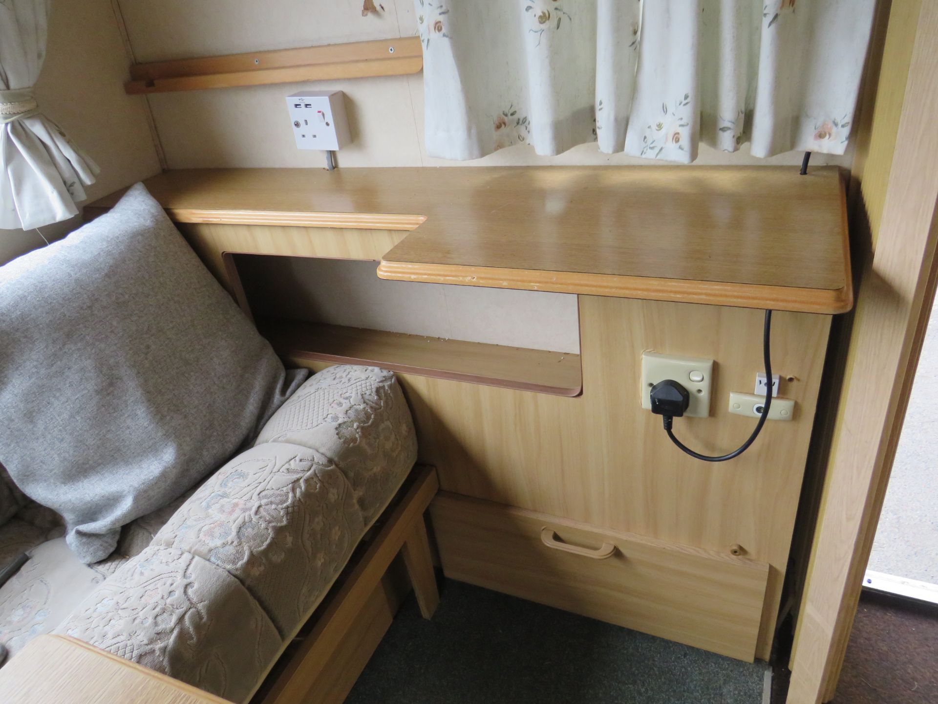 Eldis Pamperos XL 4 berth Caravan with self mover and Awning, the seller has informed us that the - Image 18 of 19