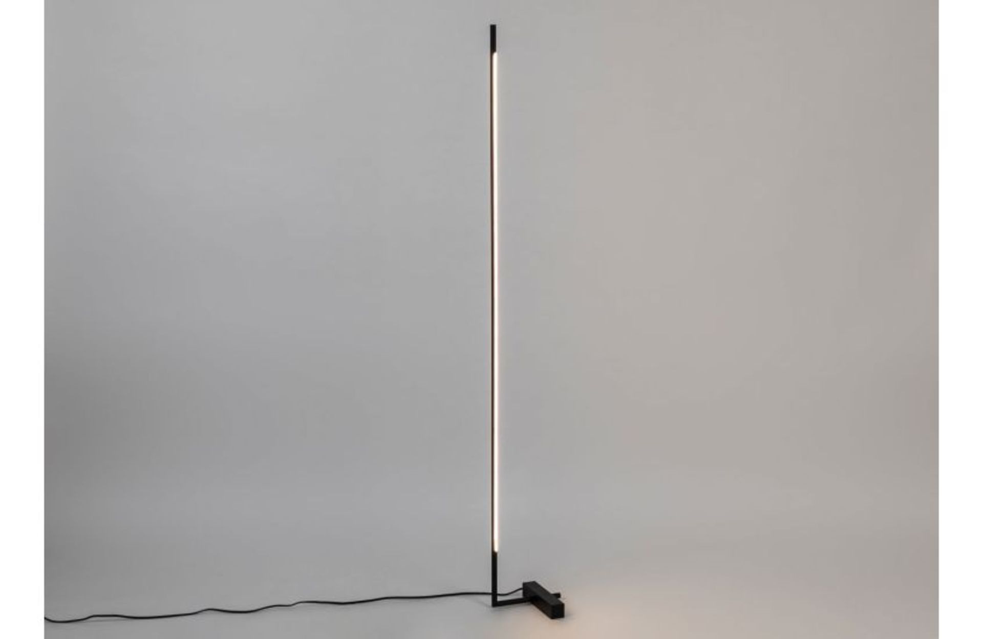 Heals Saber LED Floor Light Gold RRP 199.00 This item looks to be in good condition and appears