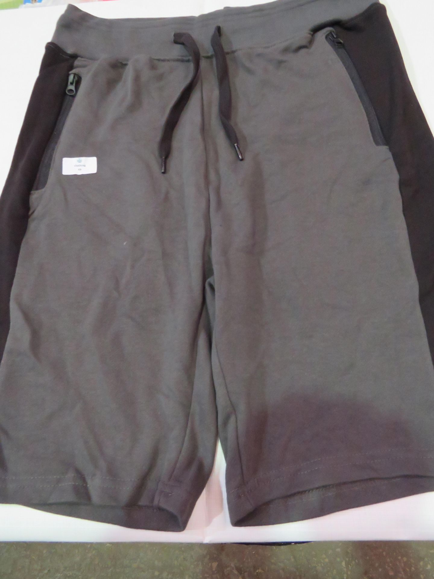 QBUK Shorts Black/Grey Size M New