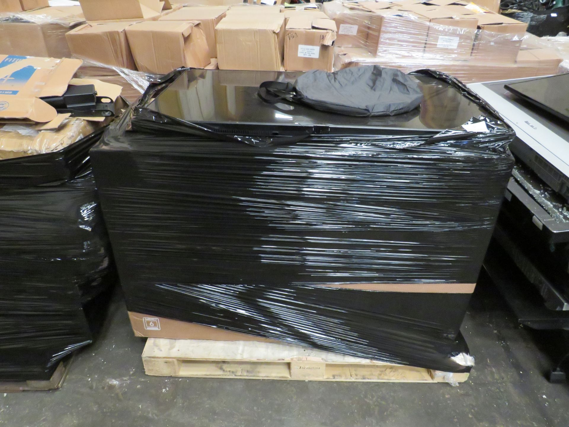 Pallet Containing 7 Smashed Samsung Tvs 50" - 65" - All Have Damages Present, Viewing Recommended