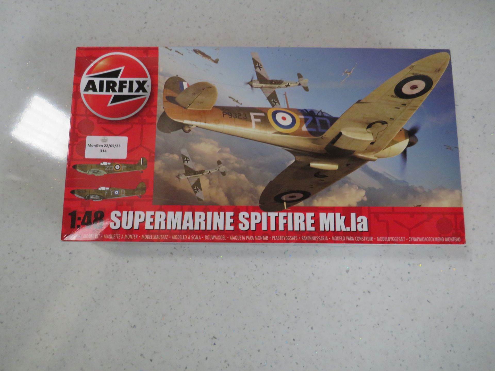 Airfix - 1:48 Scale Supermarine Spitfire Mk.la Model Kit - Unchecked & Boxed.