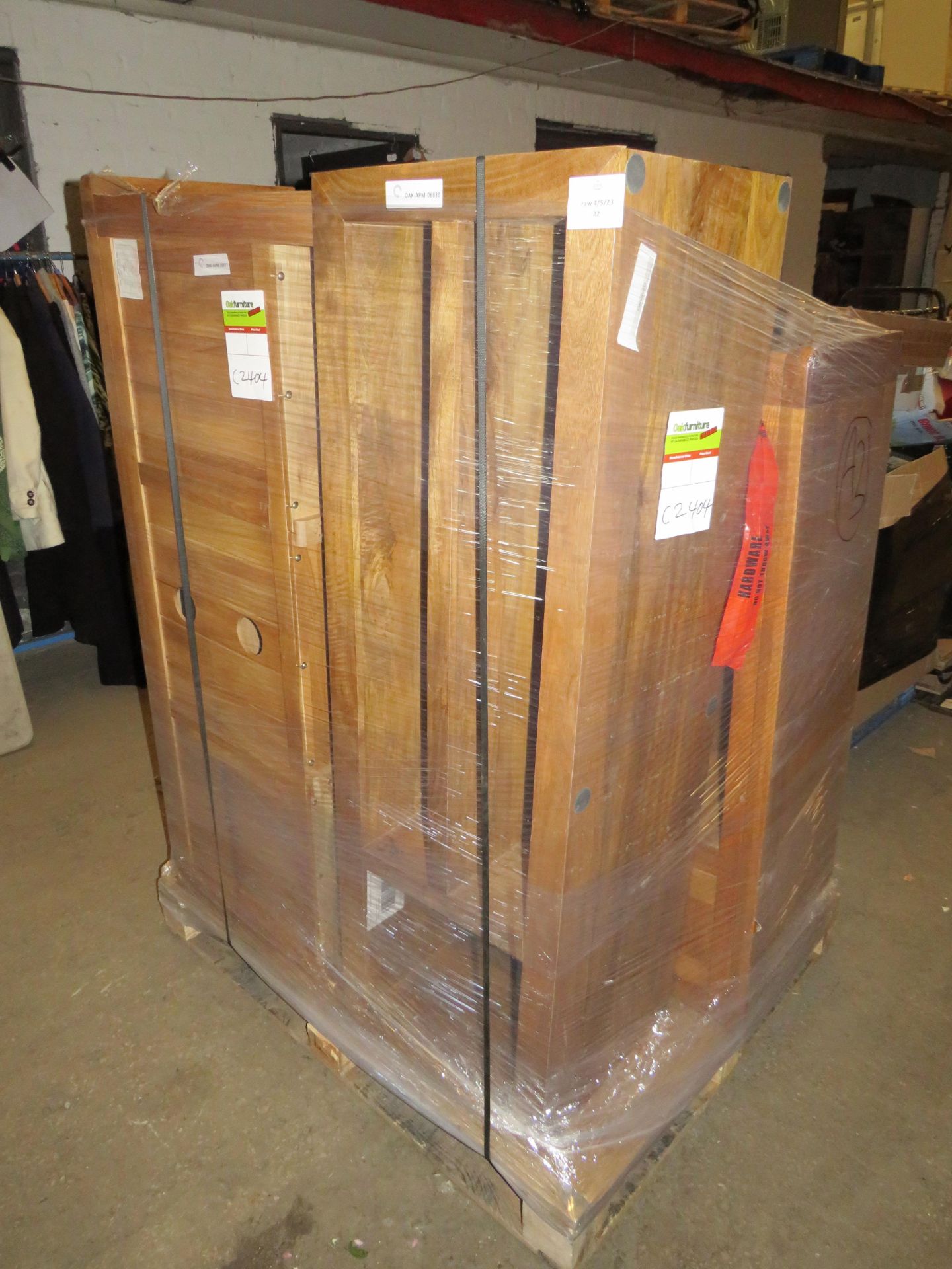 5 ITEM MIXED LOT Oak Furnitureland customer returns - Total RRP approx 1454.95 This lot features a