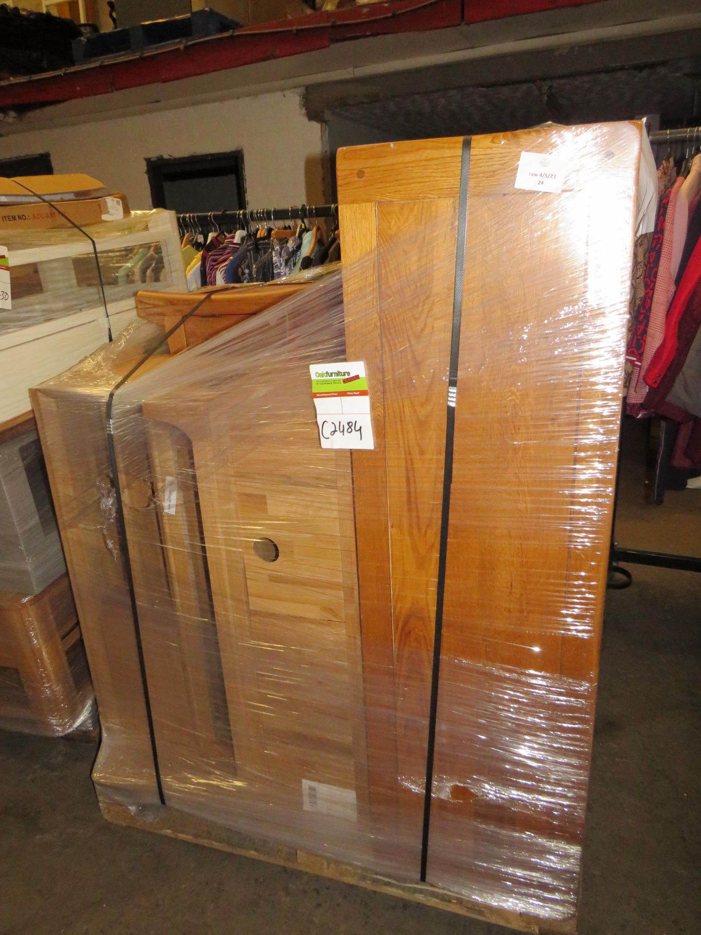 5 ITEM MIXED LOT Oak Furnitureland customer returns - Total RRP approx 1809.95 This lot features a