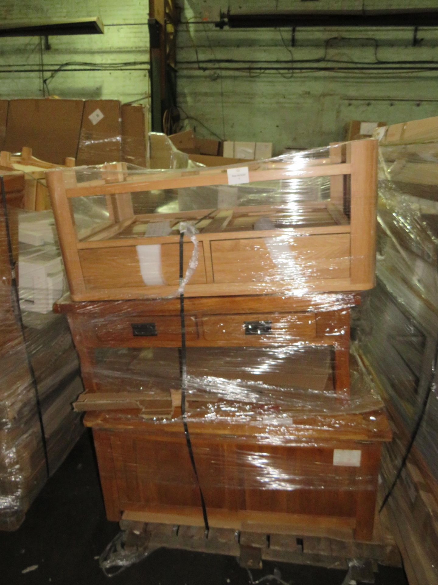 5 ITEM MIXED LOT Oak Furnitureland customer returns - Total RRP approx 1469.95 This lot features a