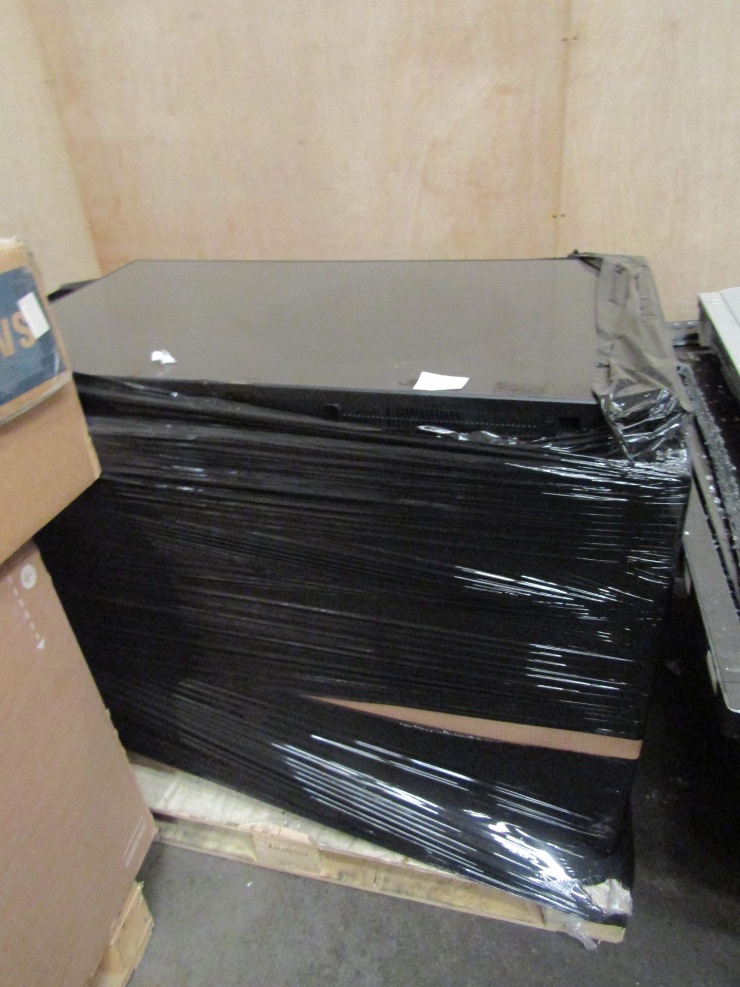 Pallet of 6x Samsung smashed screen Tv's models include Q60b and AU7100