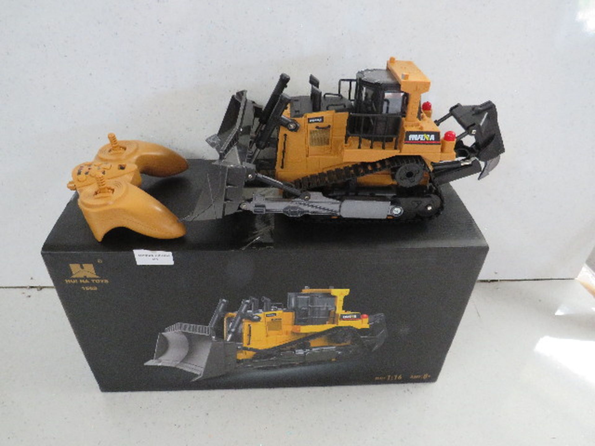 Hui Na Toys - HUINA 1569 RC BULLDOZER (2023 MODEL) - Looks In Good Condition - Untested & Boxed. RRP