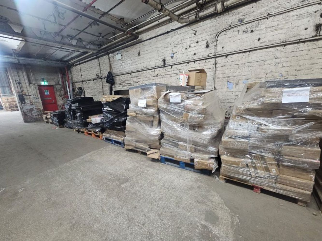 offsite Traders lot of 26 pallets of Mixed grade returns