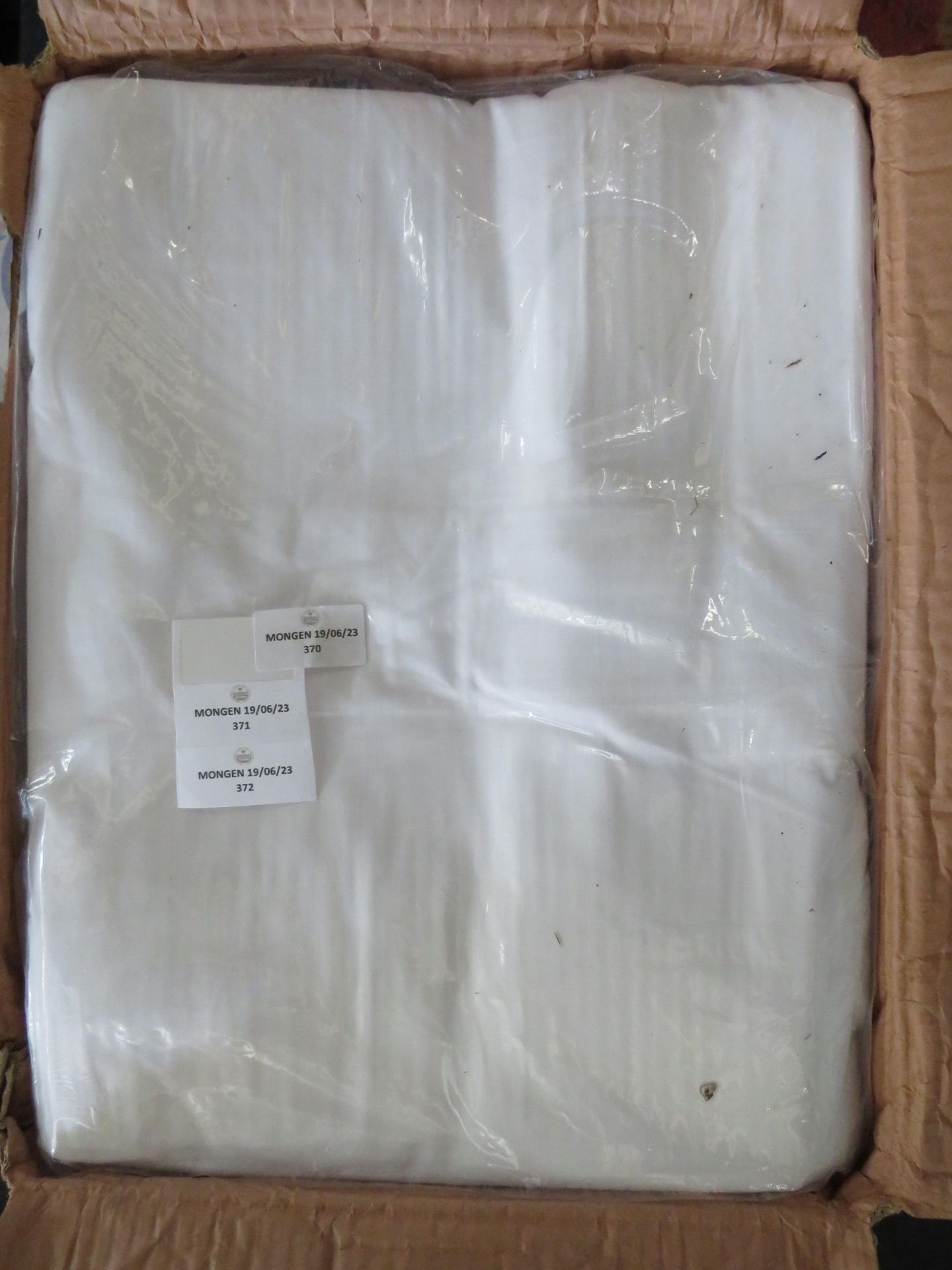 12x White Flat Bed Sheets 70x100cm - New & Packaged.