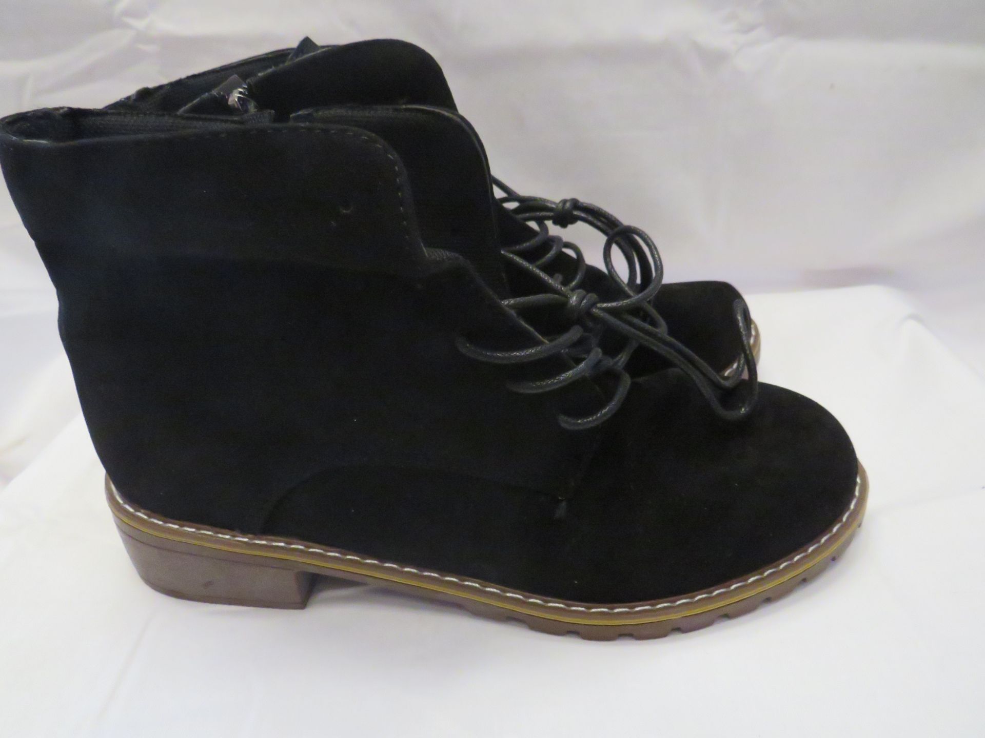 Ladies Flat Suede Ankle Boot Black Size 37 New