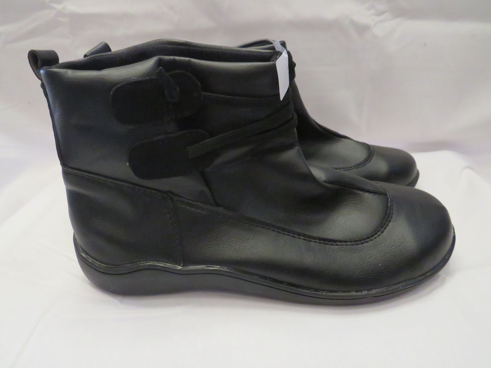 Cushion Walking Boot Black Size 37 New