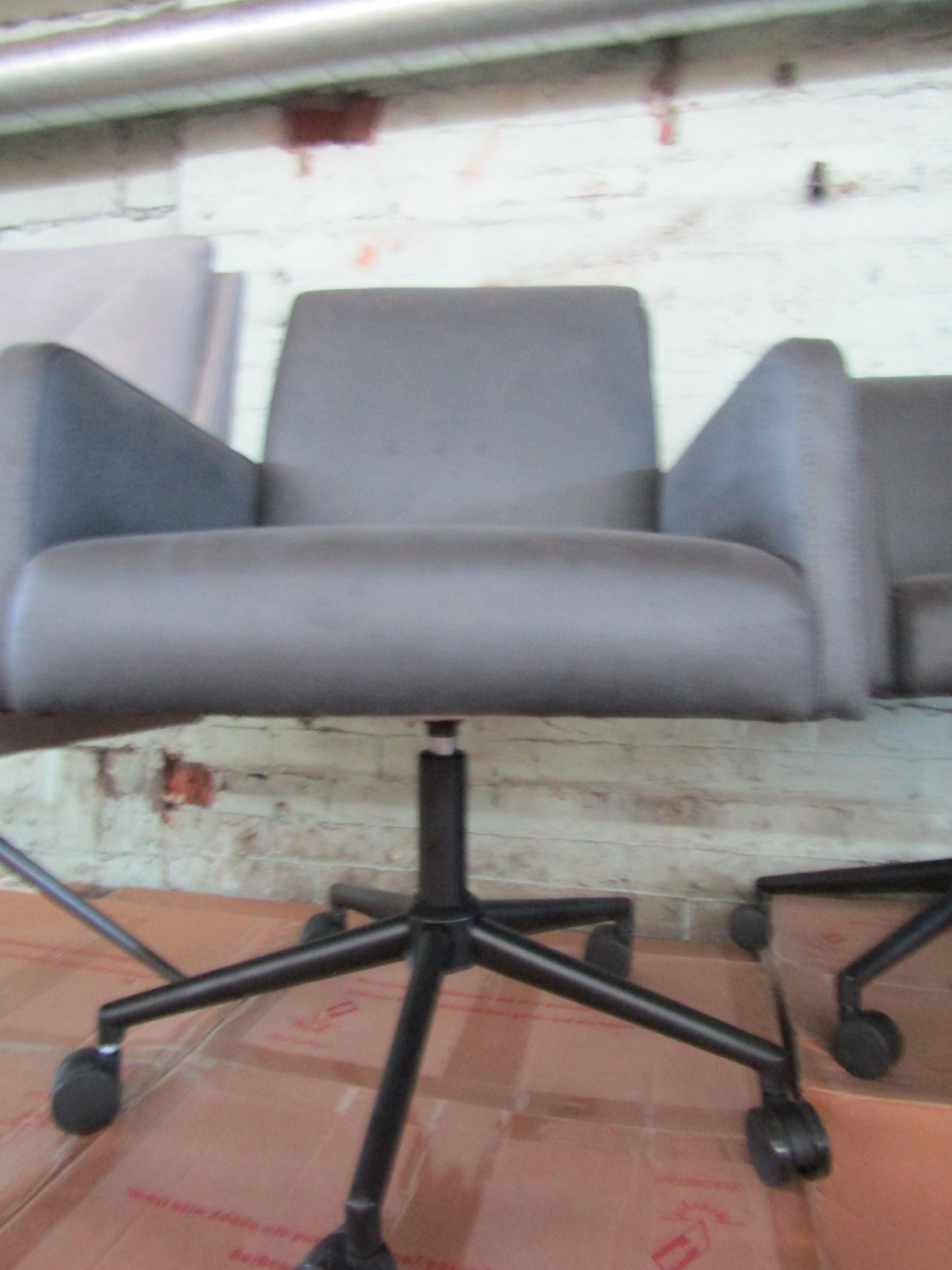 Oak Furnitureland Kingston Desk Chair RRP ¶œ249.99 - Image 2 of 2