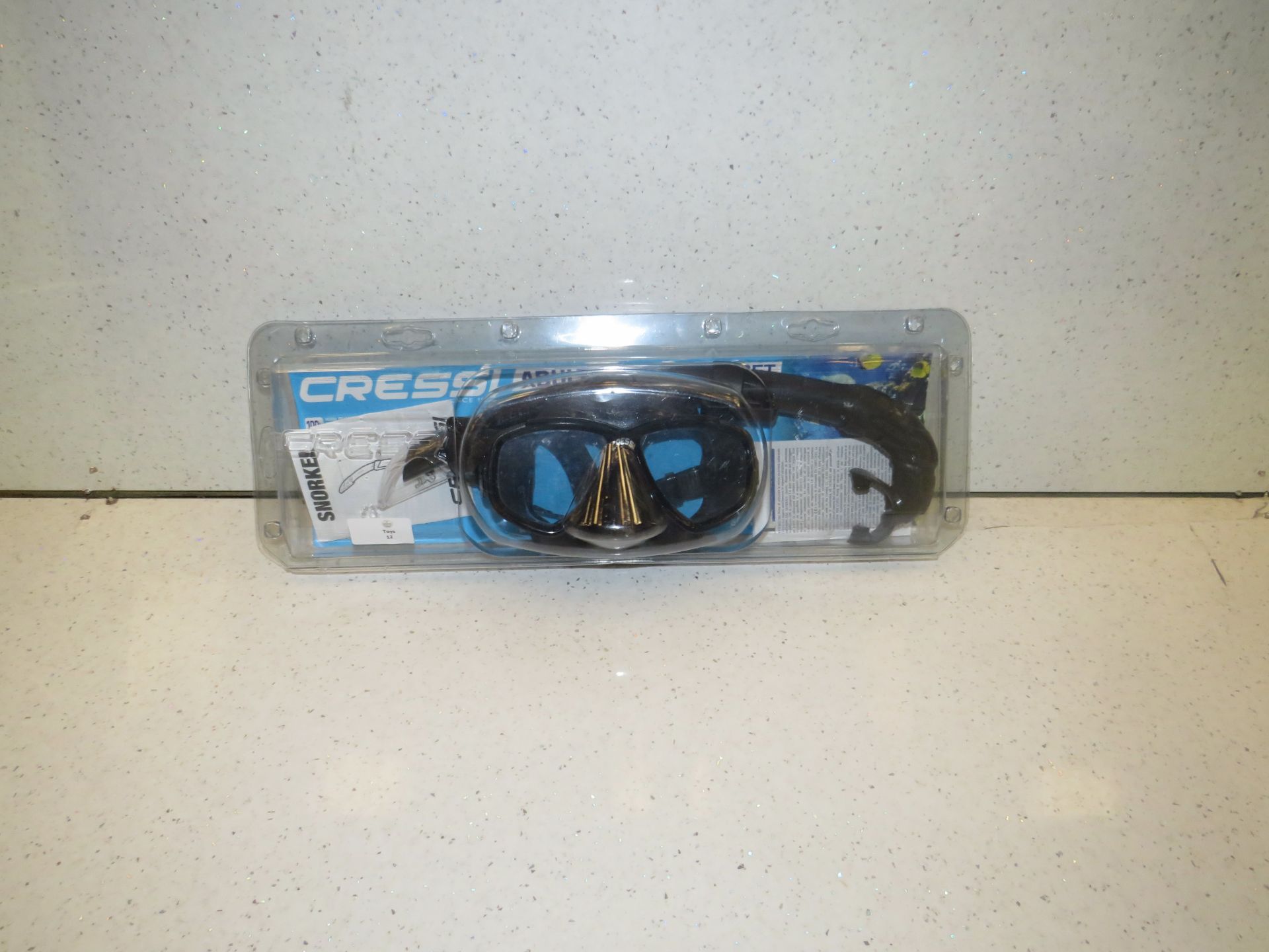 Cressi - Adult snorkeling set - New & Boxed.