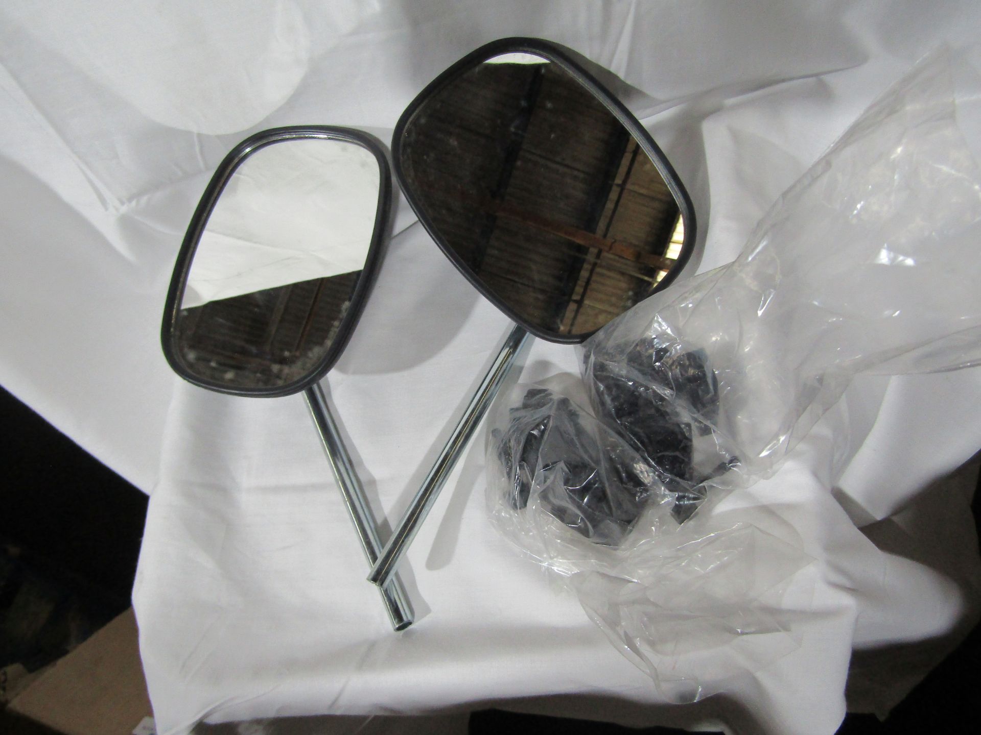 Smat Nord universal towing wing mirror, boxed and look unused but he packaging has been opened