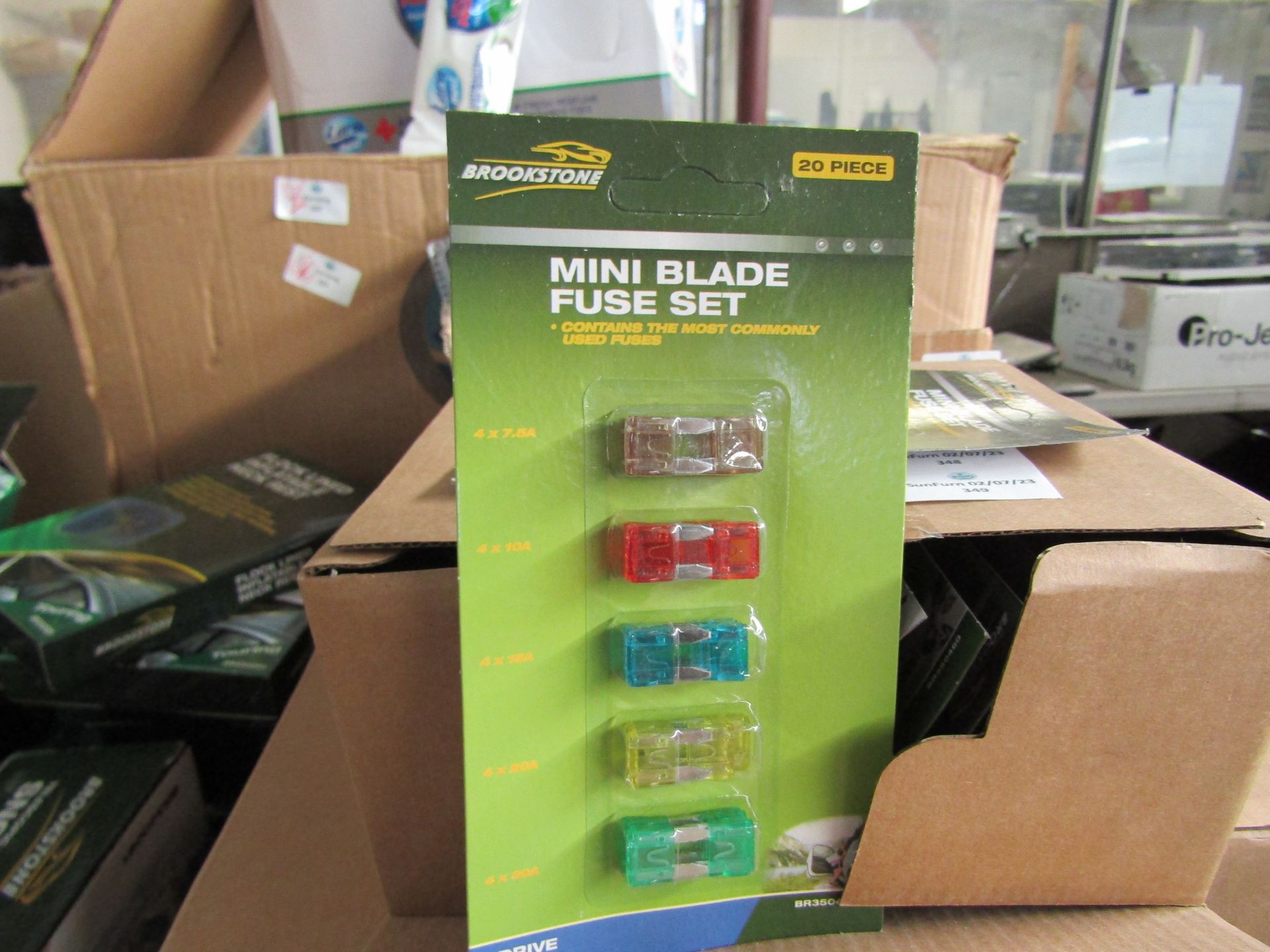 box of 20x Mini blade fuse sets, all new