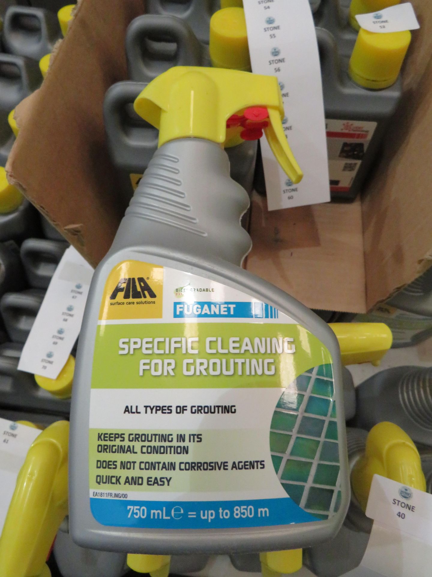 750ml spray bottle of Fila Fuganet specific cleaning for grouting