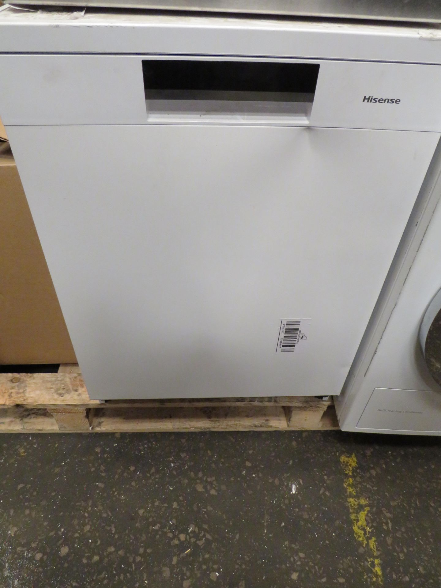 Hisense - White Dishwasher - Item No Power. Untested Water Functions Due to No Water Supply.