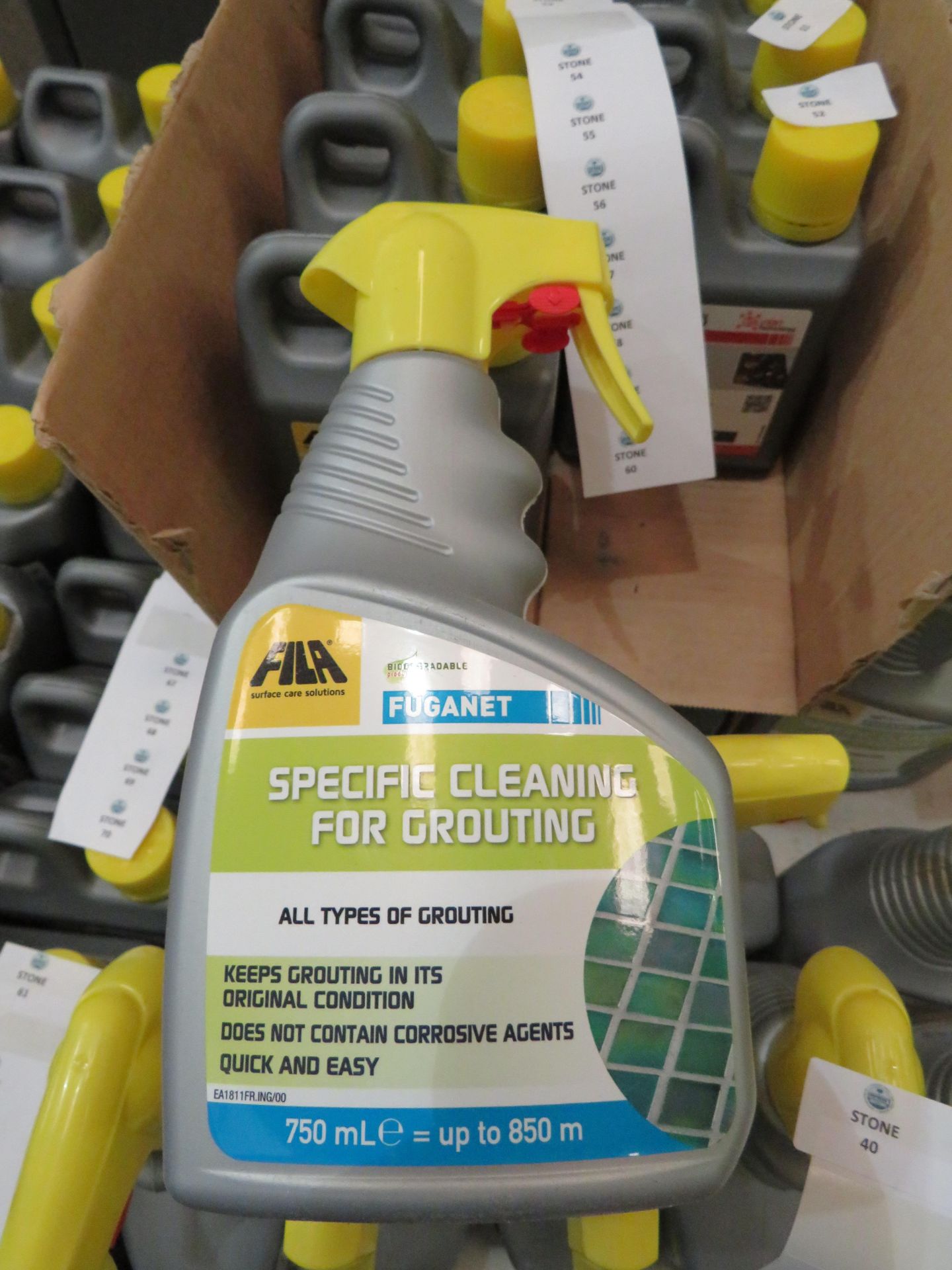 750ml spray bottle of Fila Fuganet specific cleaning for grouting