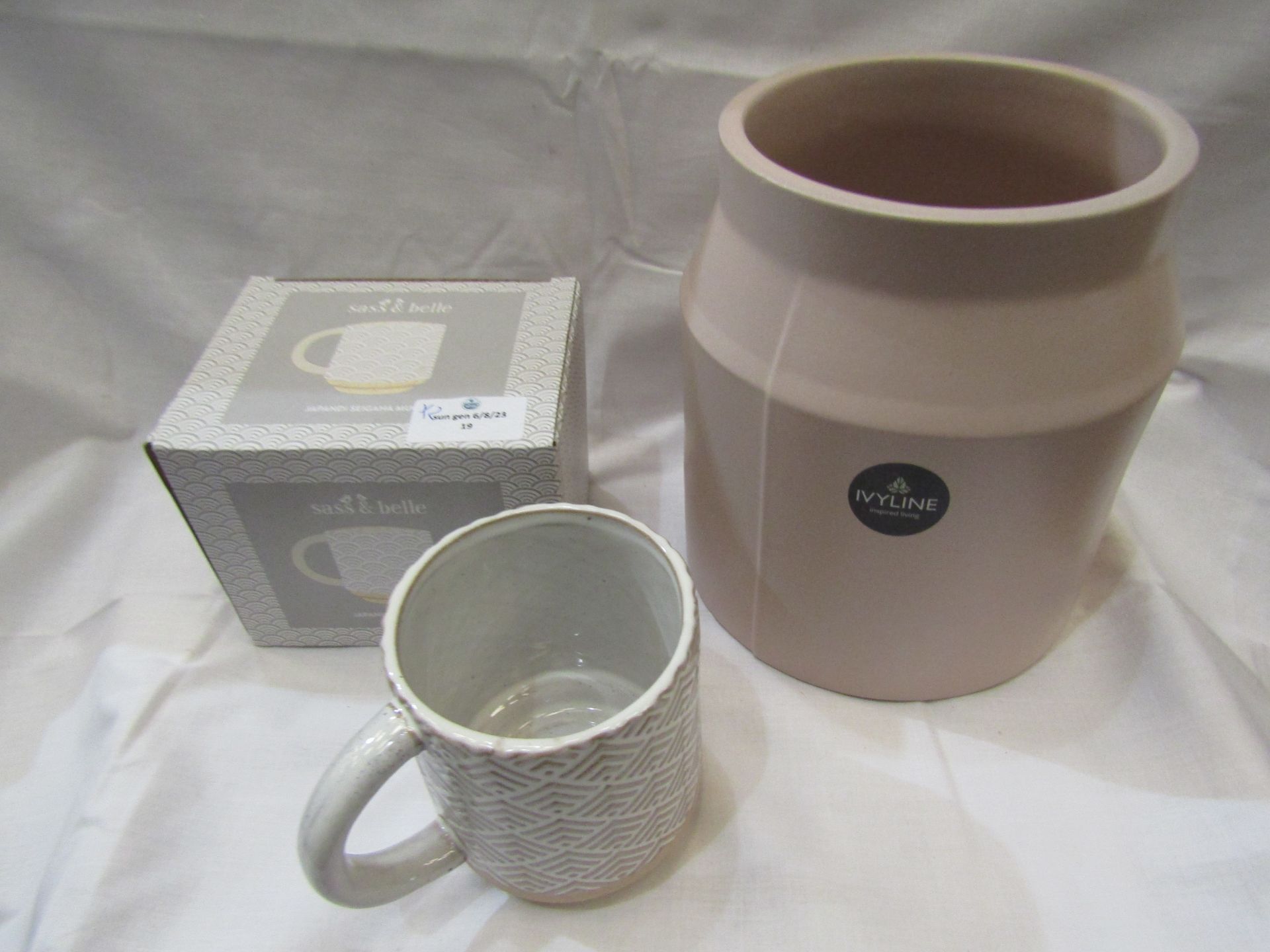 2 X Items being 1 X Sasse & Belle Cup Boxed 1 X Alba Planter D16cm H 16CM New No Box