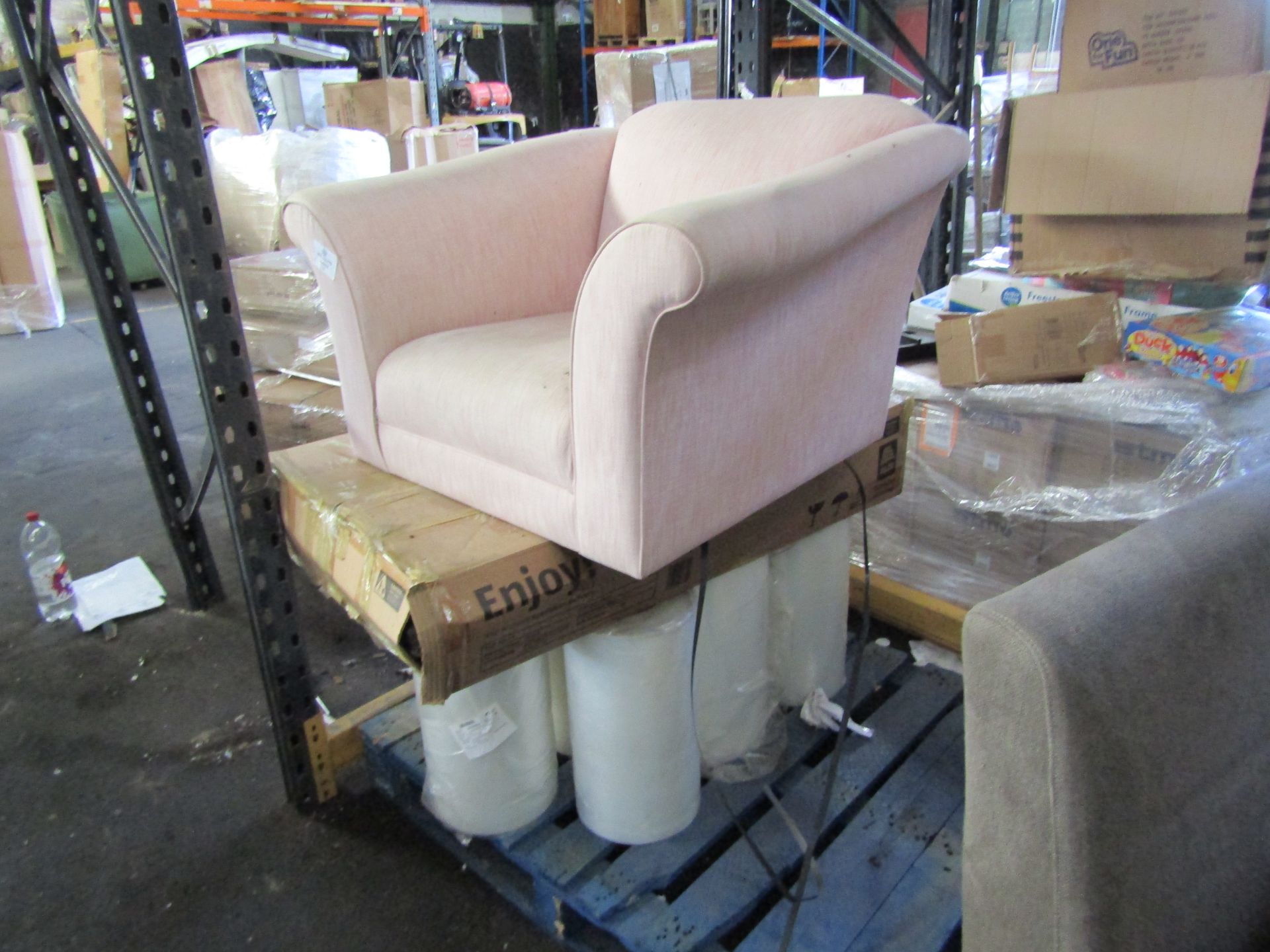 Pallet containing a childs pink chair, part of a rope set amd 6 rolls of sofa bags