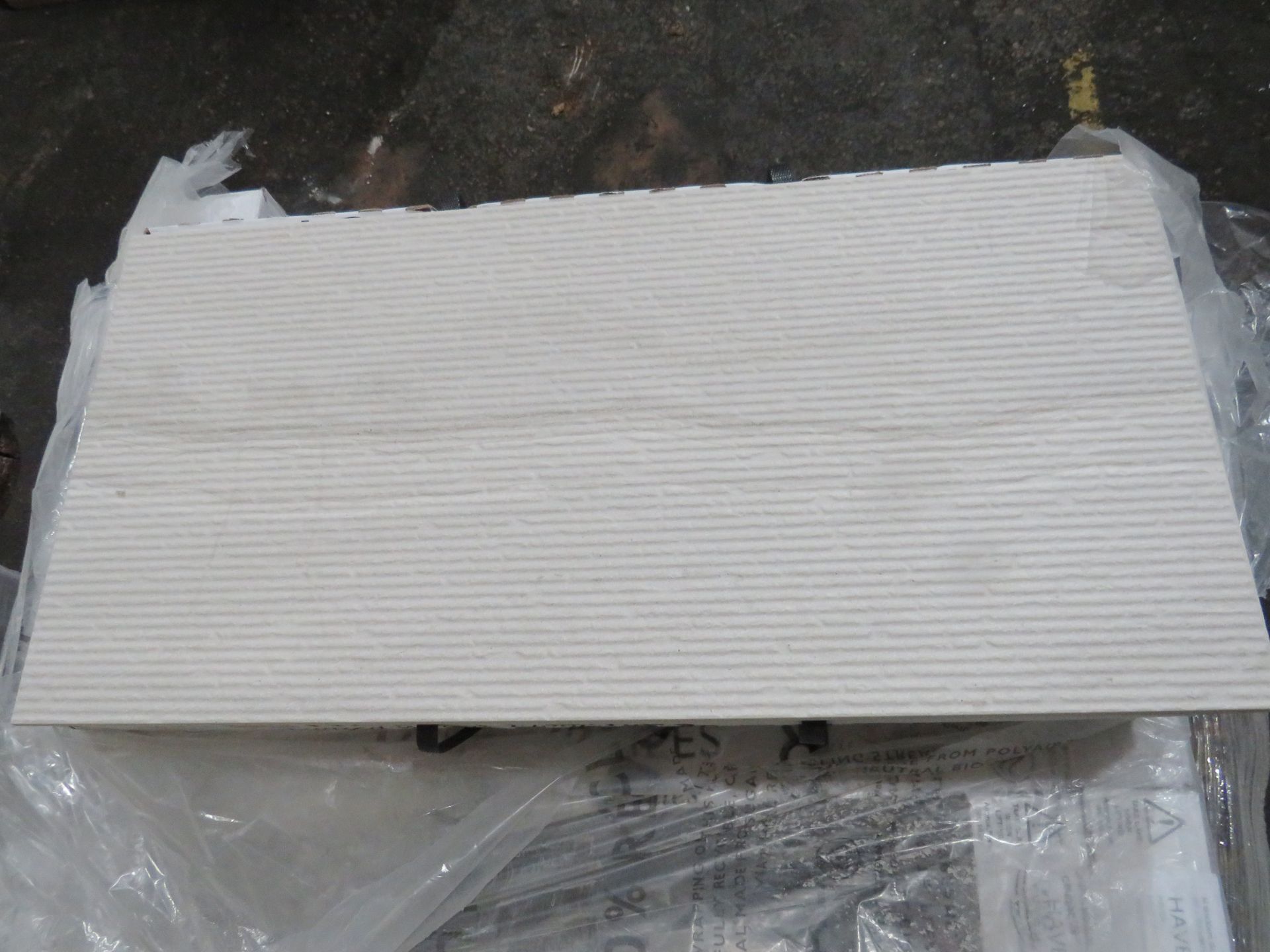 A pallet of 40x packs of 5 Johnsons 600x300mm Haven Sand decor textured wall and floor tiles , - Image 2 of 2