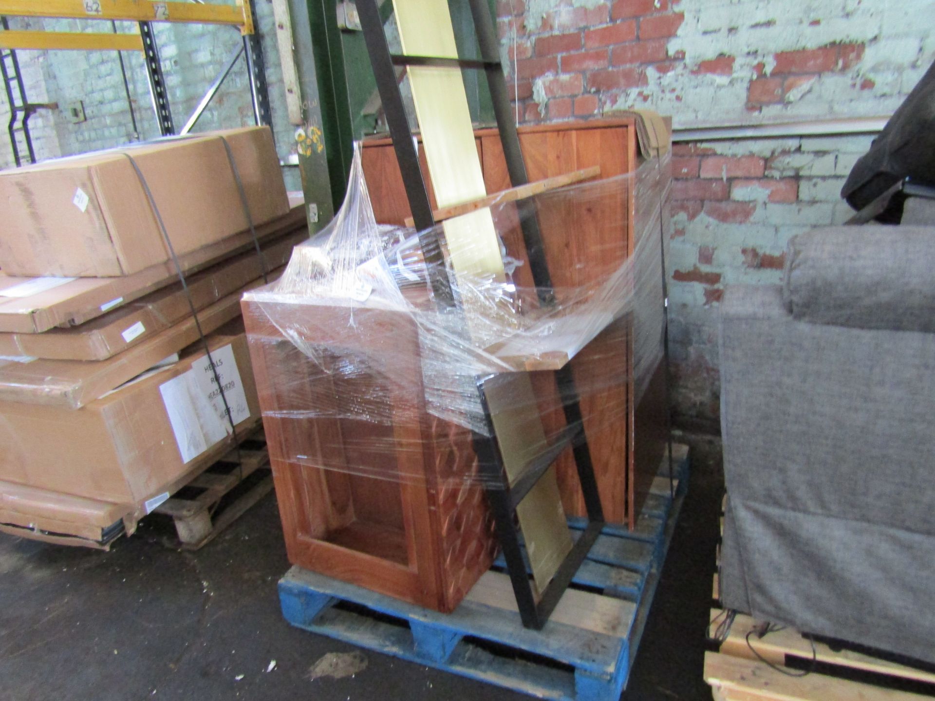 Mixed Lot of 2 x Swoon Customer Returns for Repair or Upcycling - Total RRP approx 1398This lot