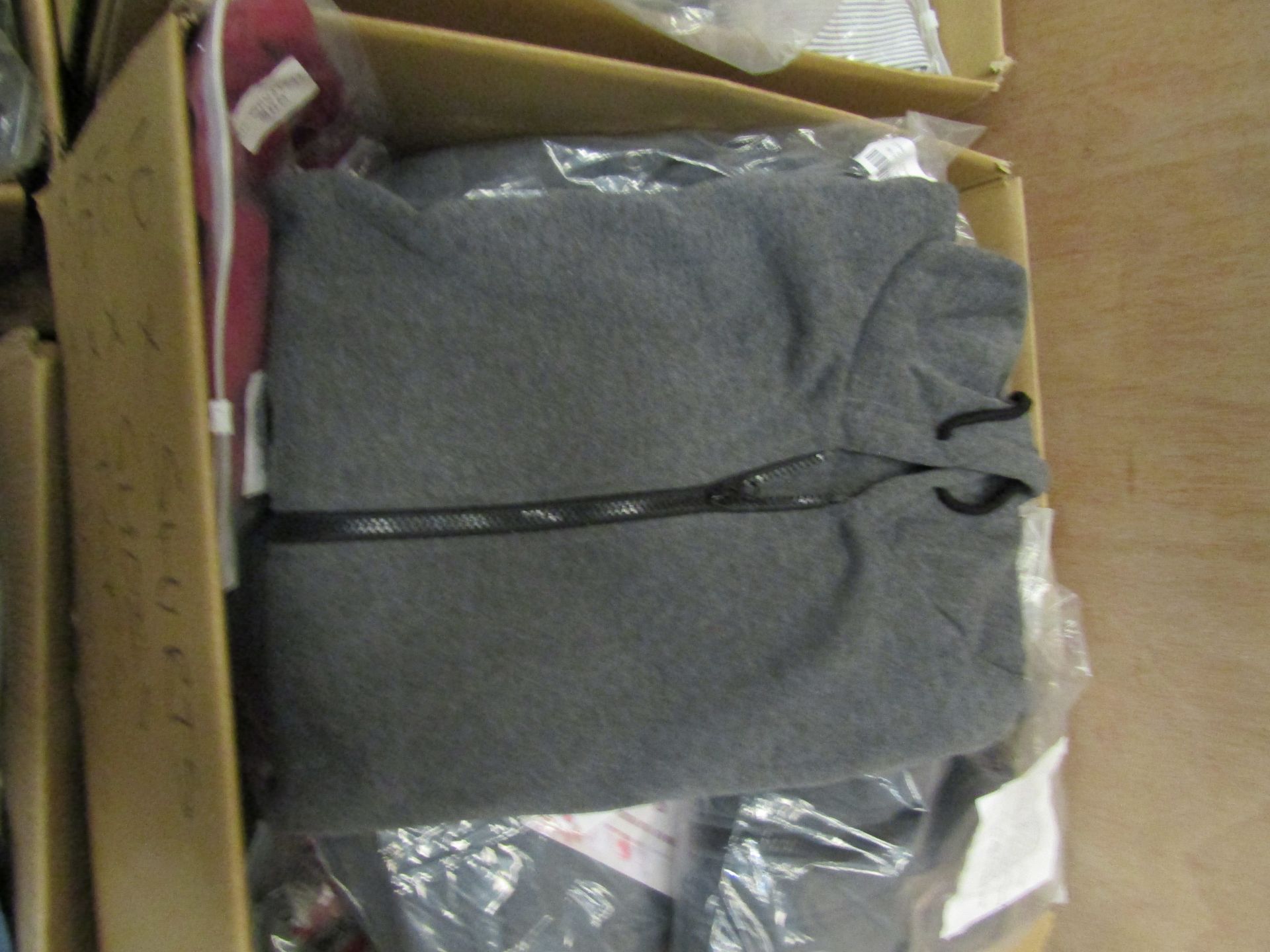 box of Mixed Amazon Shoes and and Clothing all new, consists of 10 shoes and 25 pieces of clothing - Image 2 of 2