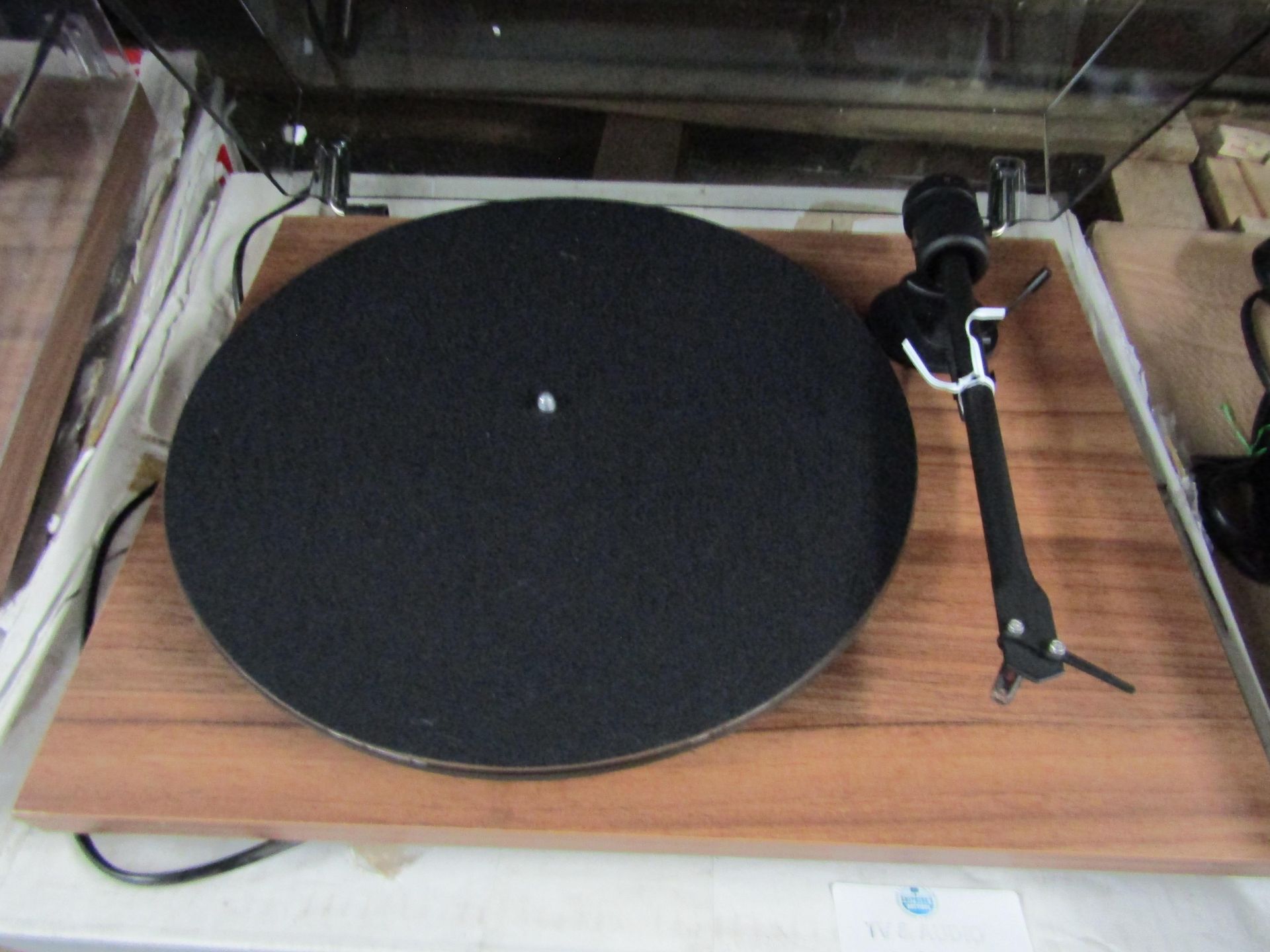 PROJ-T1-WAL-ESW Turntable PLU408983 boxed?powers on and turntable works on 2 speed settings no other - Image 2 of 3