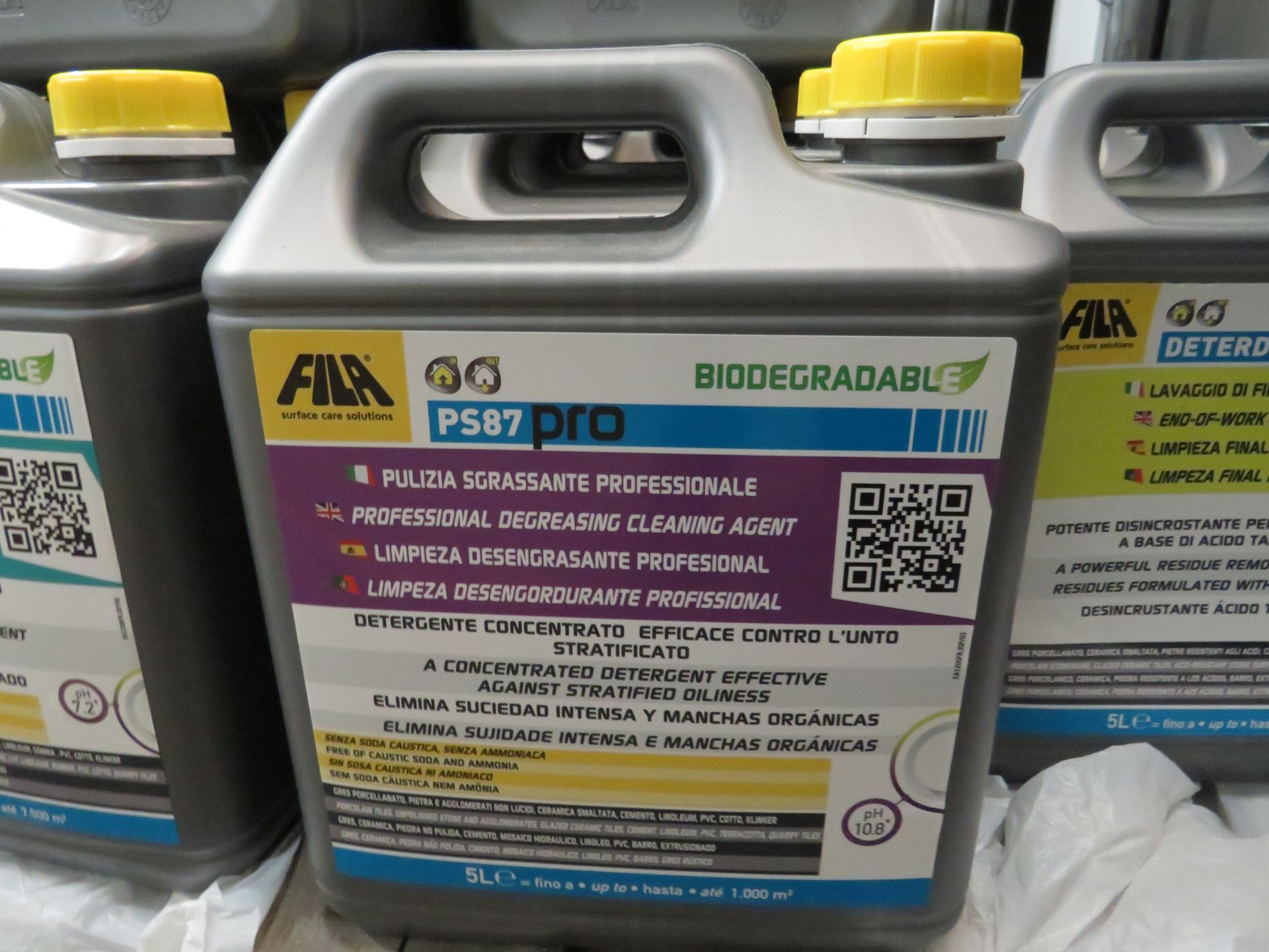 5ltr bottle of Fila PS87 pro degreasing cleaning agent, for use on Porcelain tiles, glazed tiles and