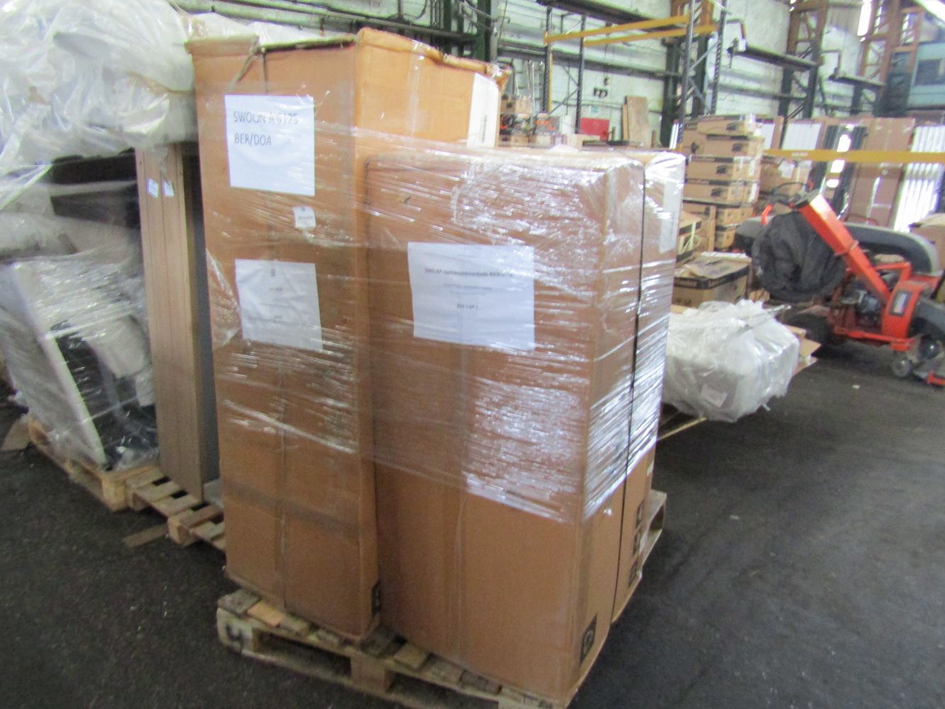 Upcylcers pallets of B.E.R pallets of customer returns furntiure and sofas from SCS, Heals, Swoon, John Lewis, Oak furniture land and more