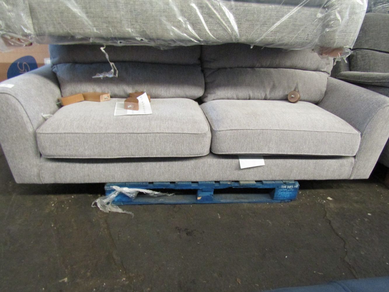 New lots added this afternoon to Sofas and Chairs from SCS, Swoon, Oak furniture land and more.