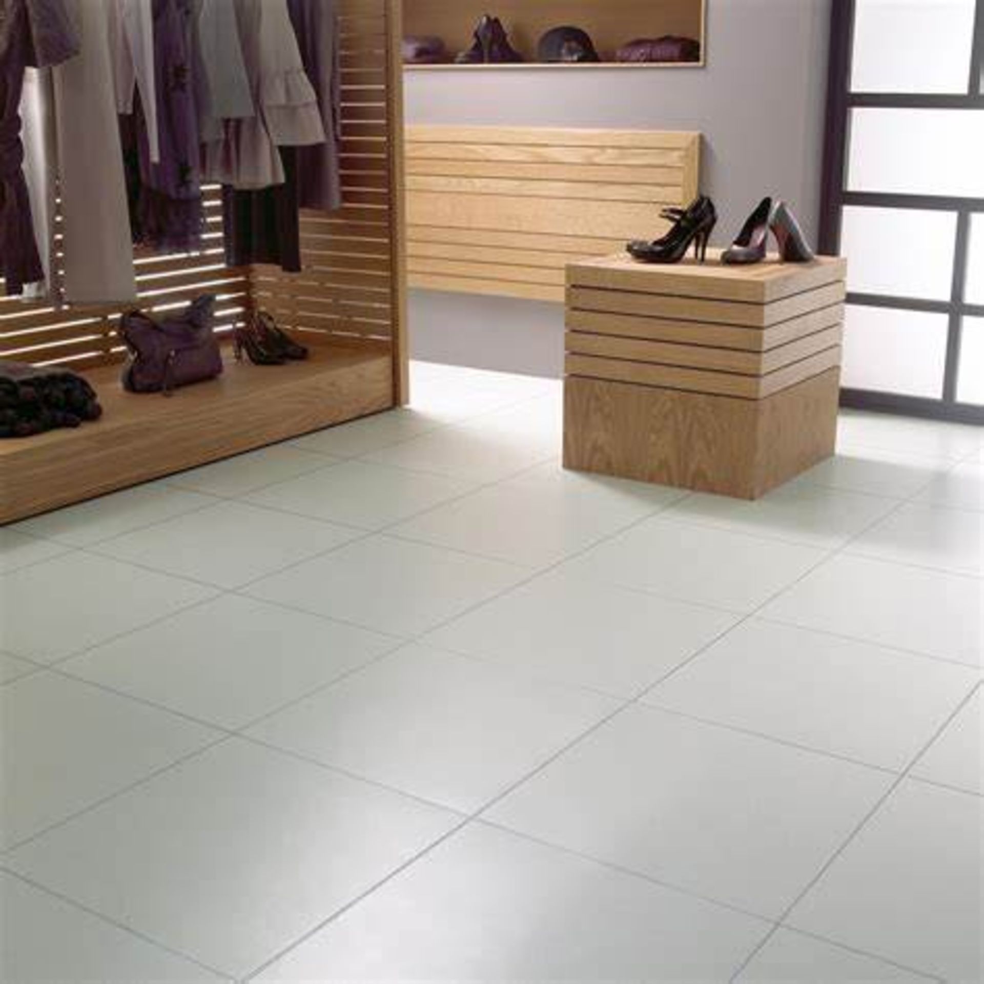 1x Pack of 20 Amtico Signature Composite Calcium AR0SGN11 457x457x2.5mm floor tiles brand new and - Image 2 of 2