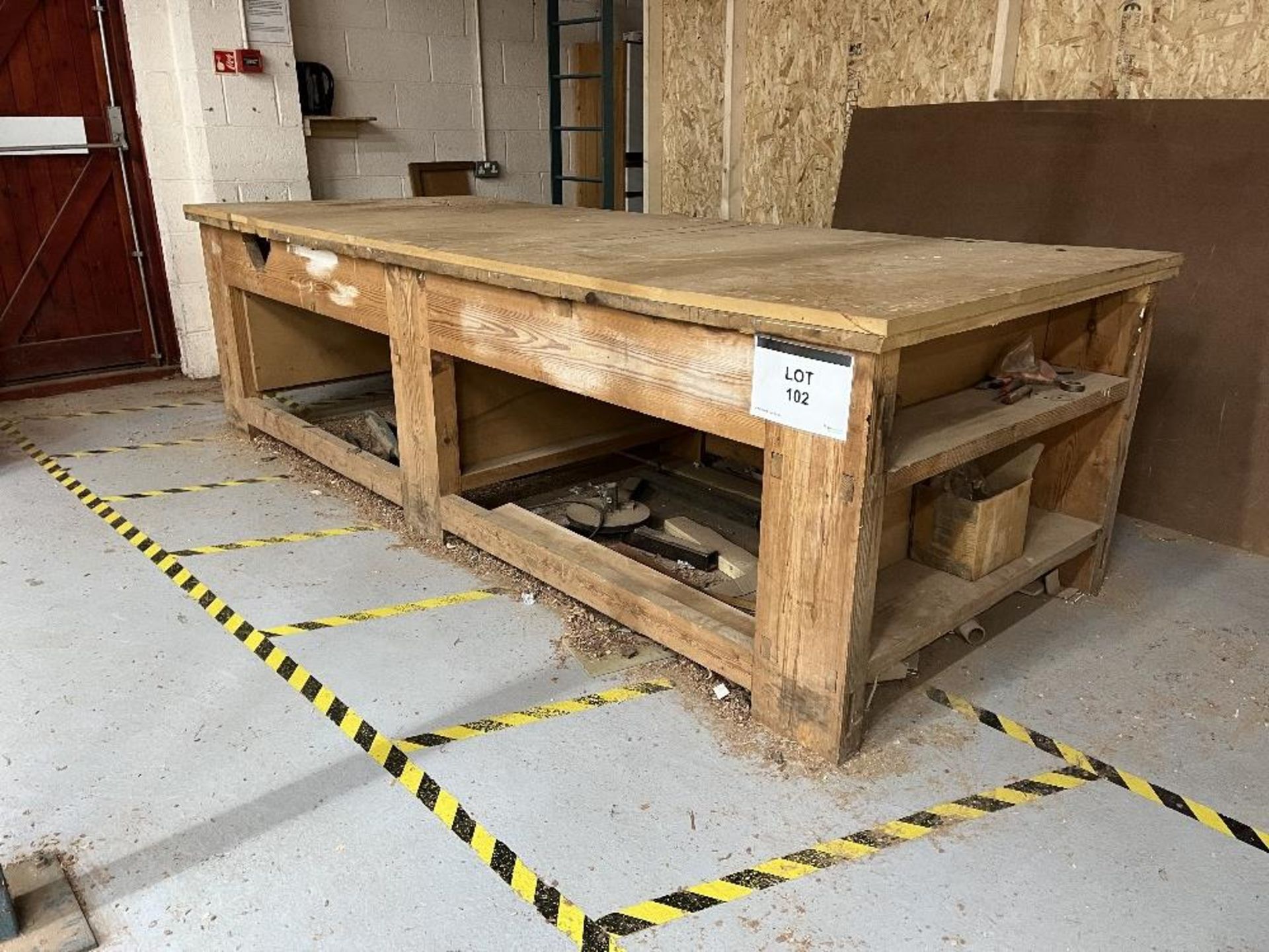 Wooden carpentry bench