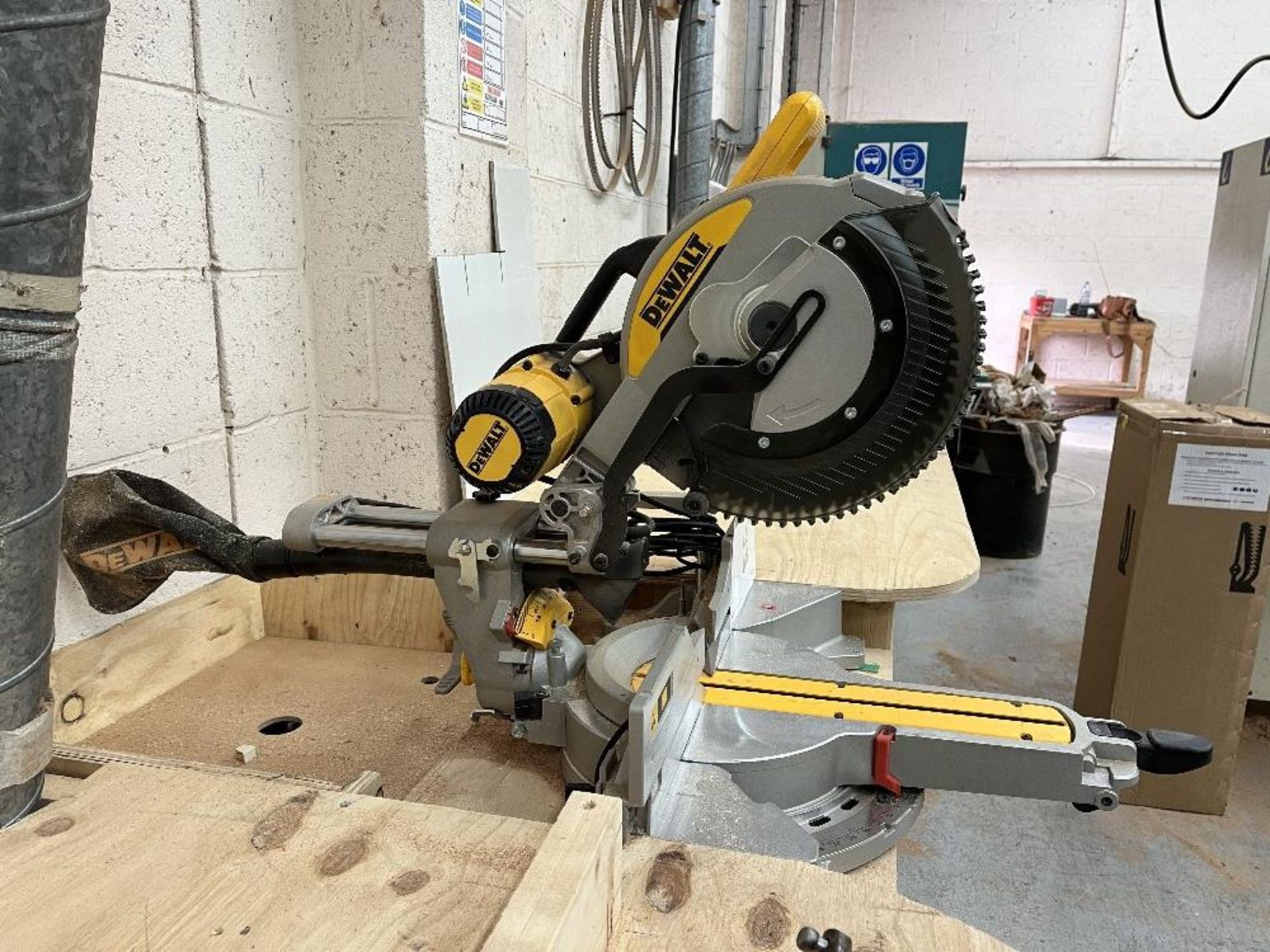 DeWalt radial arm cut off saw - Image 6 of 7