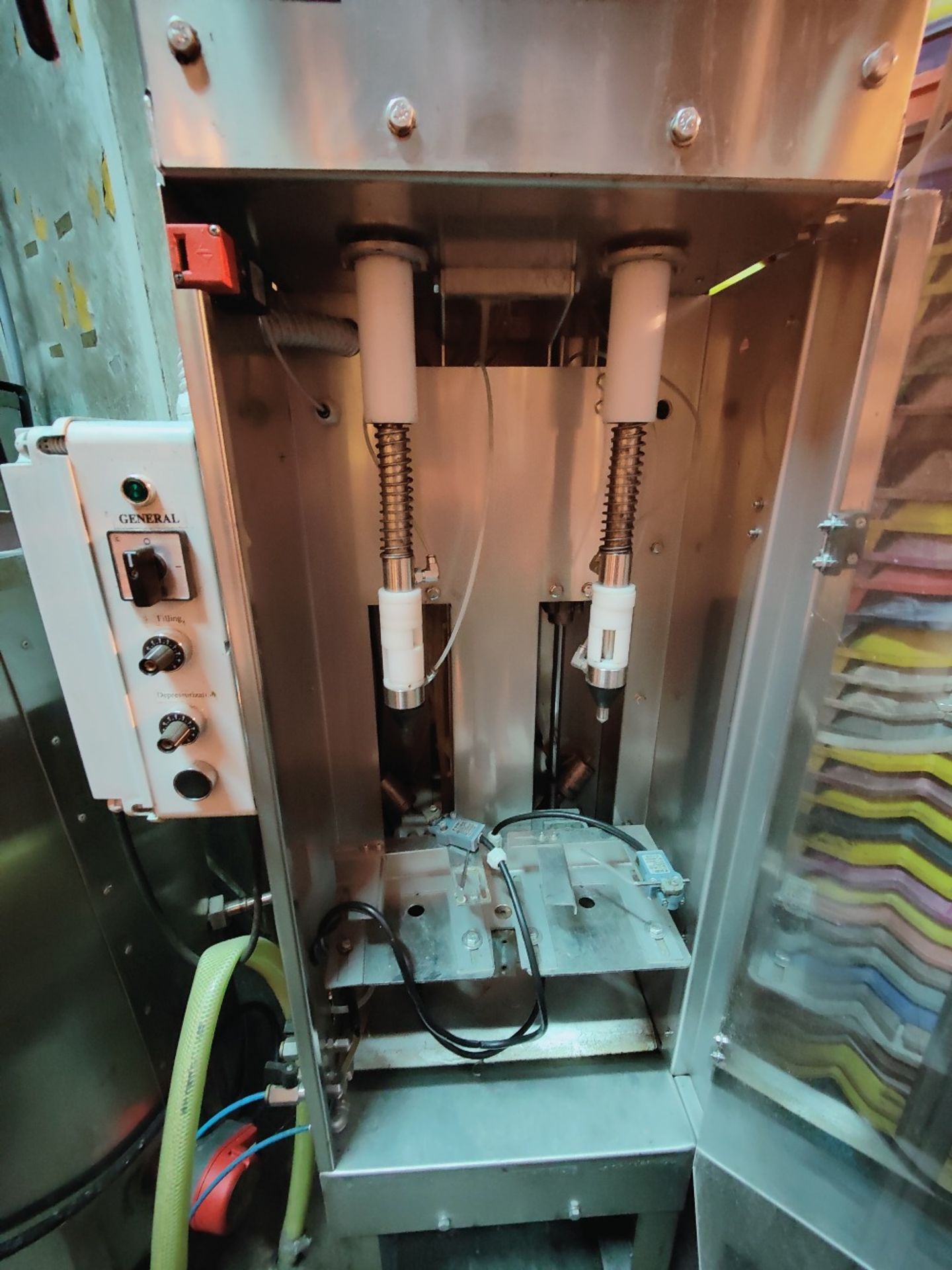 (2016) Core Equipment Ri-1200 Two Station Semi-Automatic Bottling Machine - Bild 4 aus 5