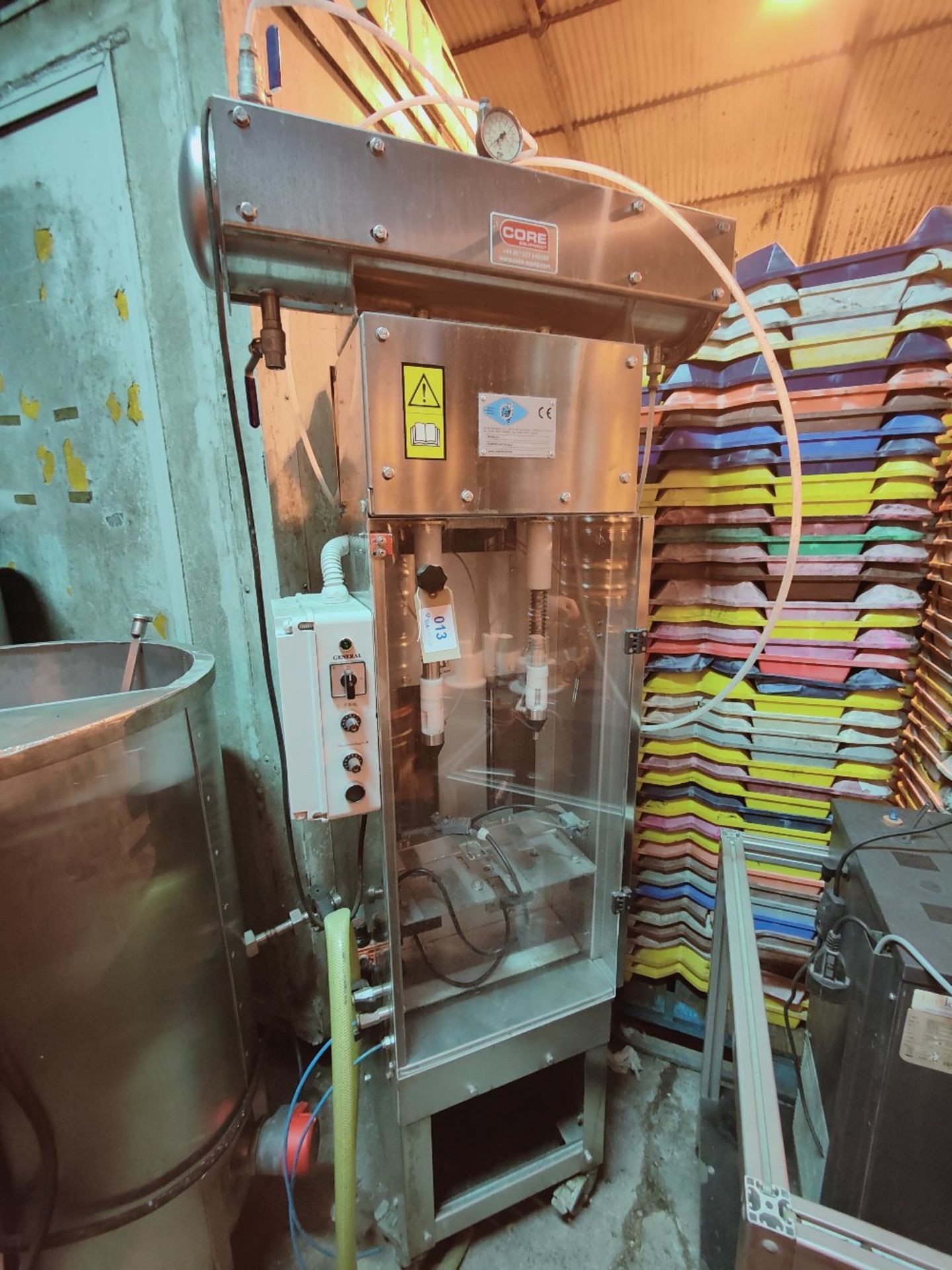(2016) Core Equipment Ri-1200 Two Station Semi-Automatic Bottling Machine - Bild 2 aus 5