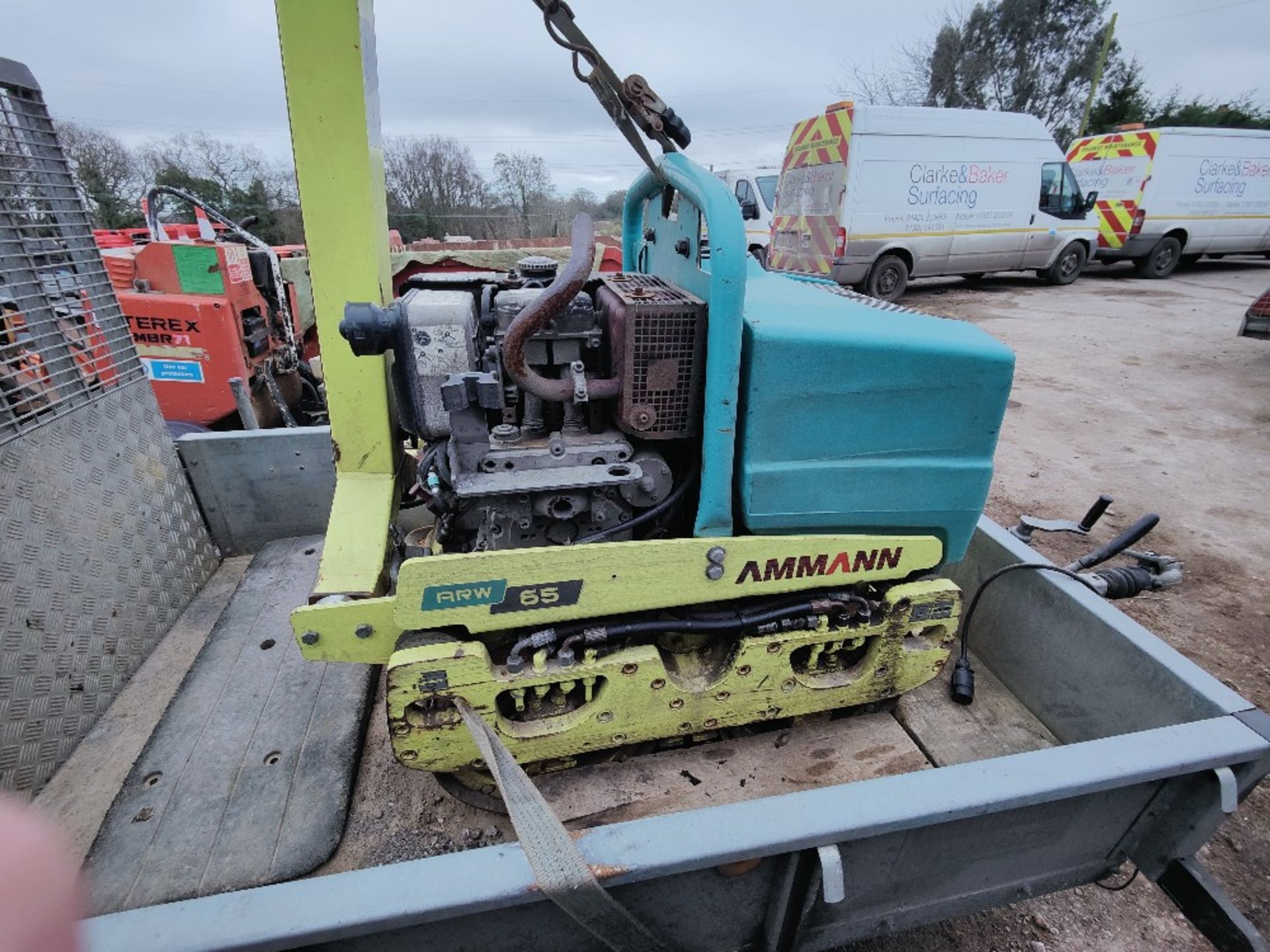 (2018) Ammann ARW 65 compact double drum roller and trailer - Image 9 of 14